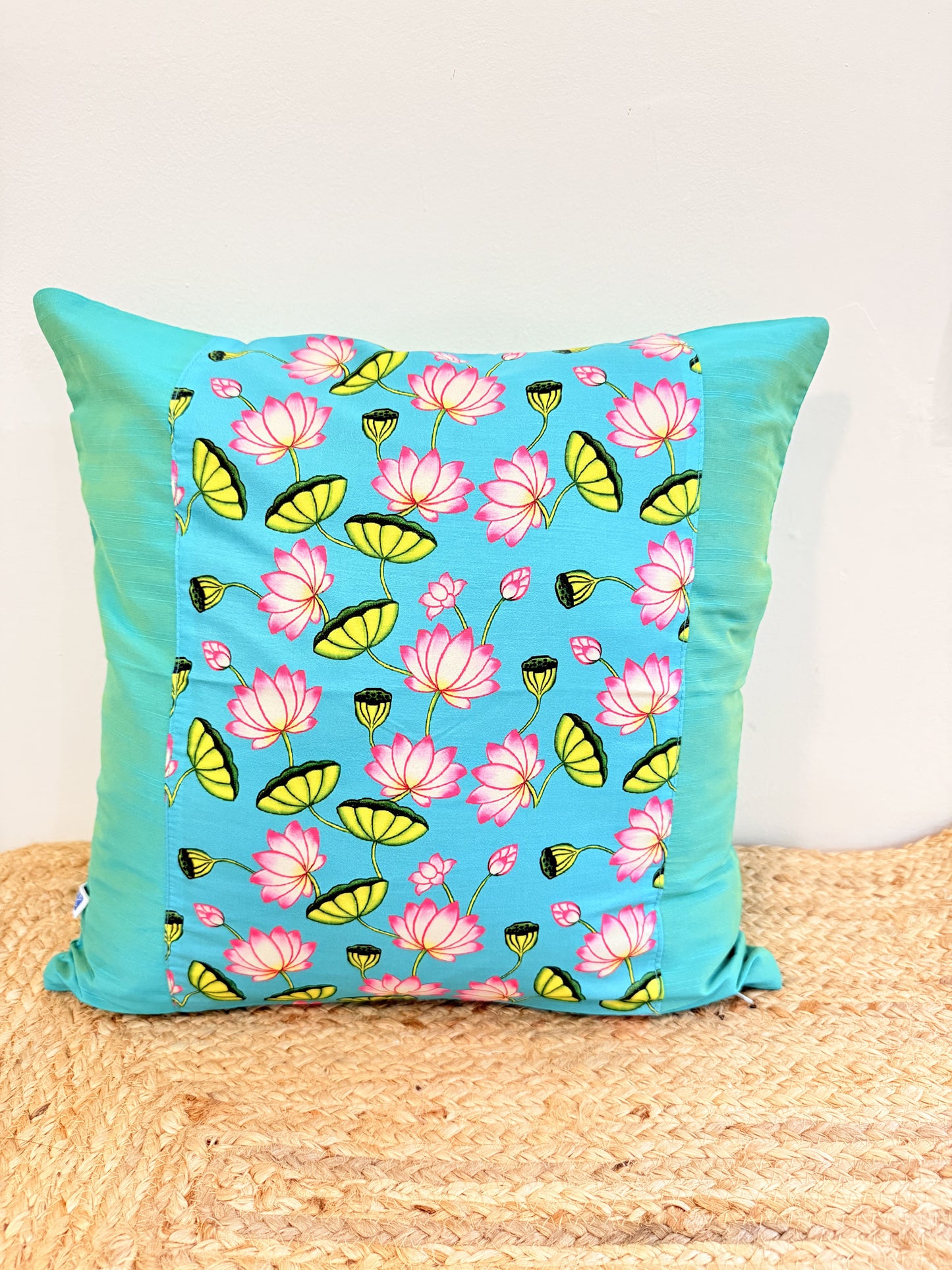 Luxury Green Silk Cushion Cover – Festive Decorative Home Decor for Elegant Living Spaces