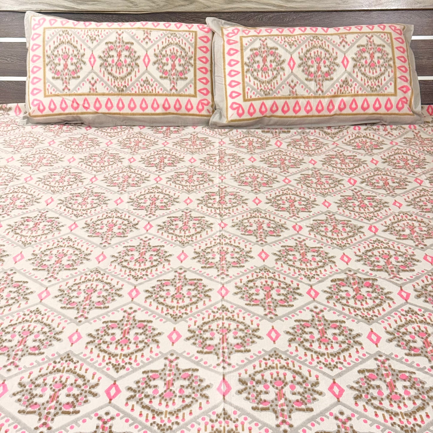 Pink Geometric cotton Double Bedsheet