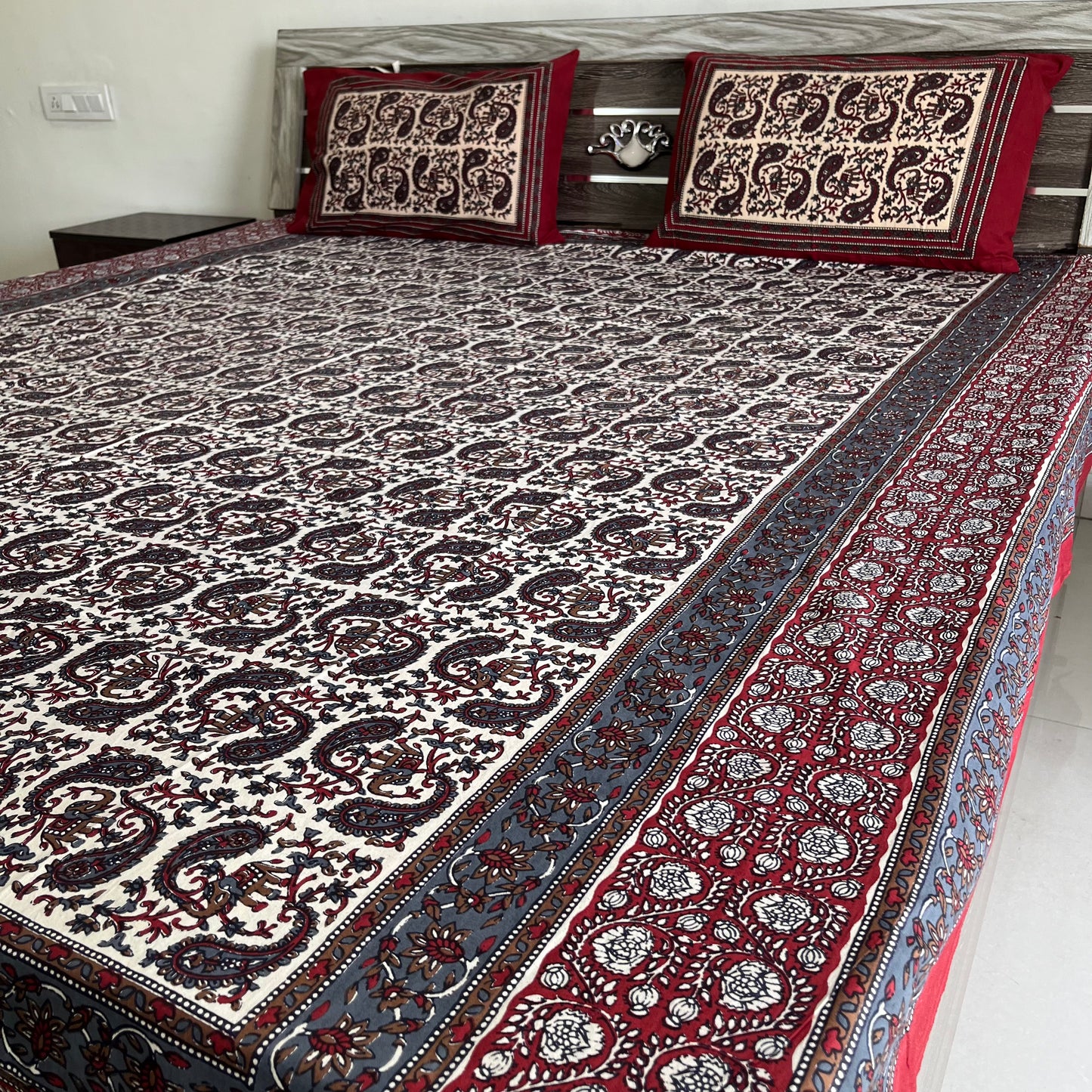 Grey Kalamkari Bedsheet with 2 Pillow covers