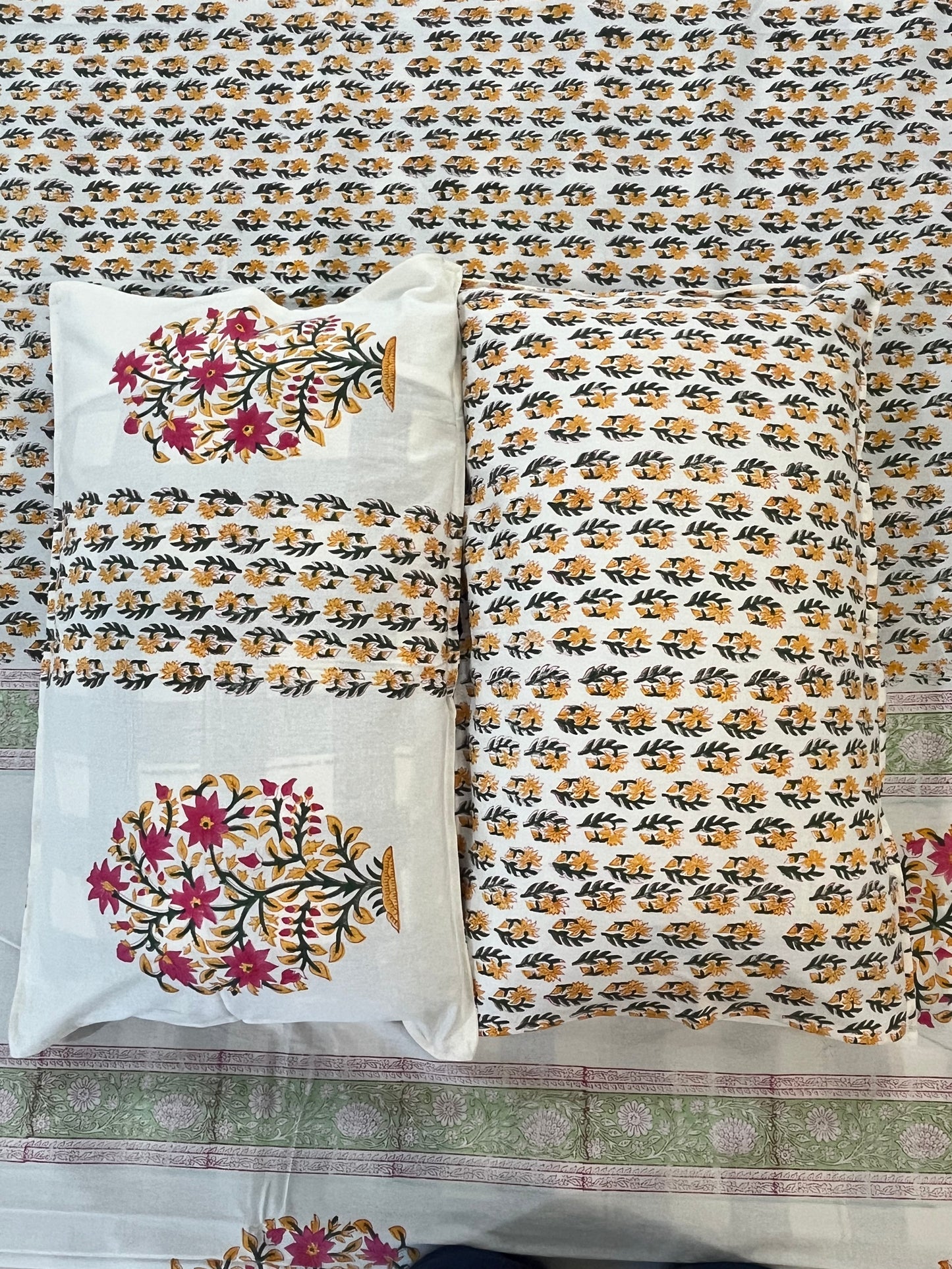 Handblock Floral Abstract Print Bedsheet (White and Pink)