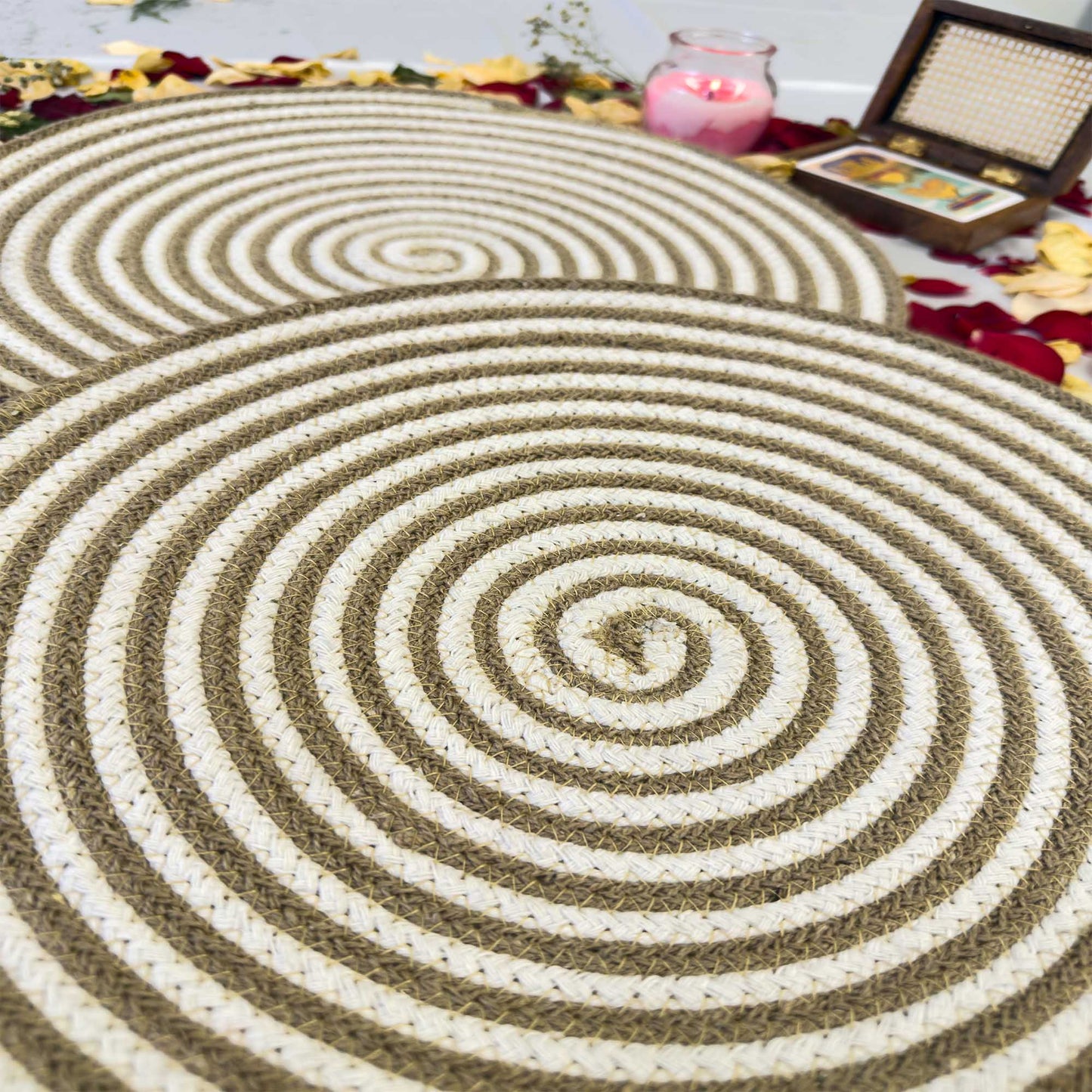 White Spiral Table Placemat (Pack of 2) – Eco-Friendly and Stylish