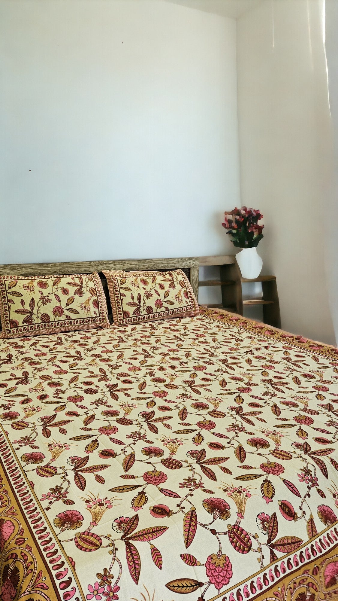 Peach Leaf Double Bedsheet with 2 Pillow Cover