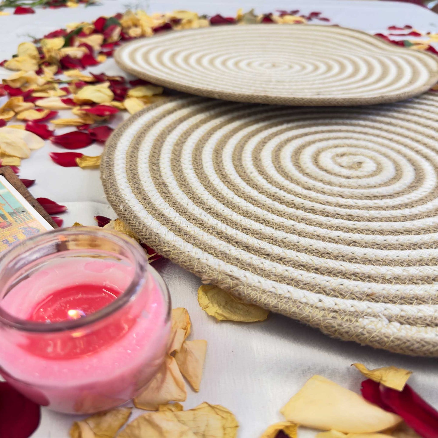 White Spiral Table Placemat (Pack of 2) – Eco-Friendly and Stylish