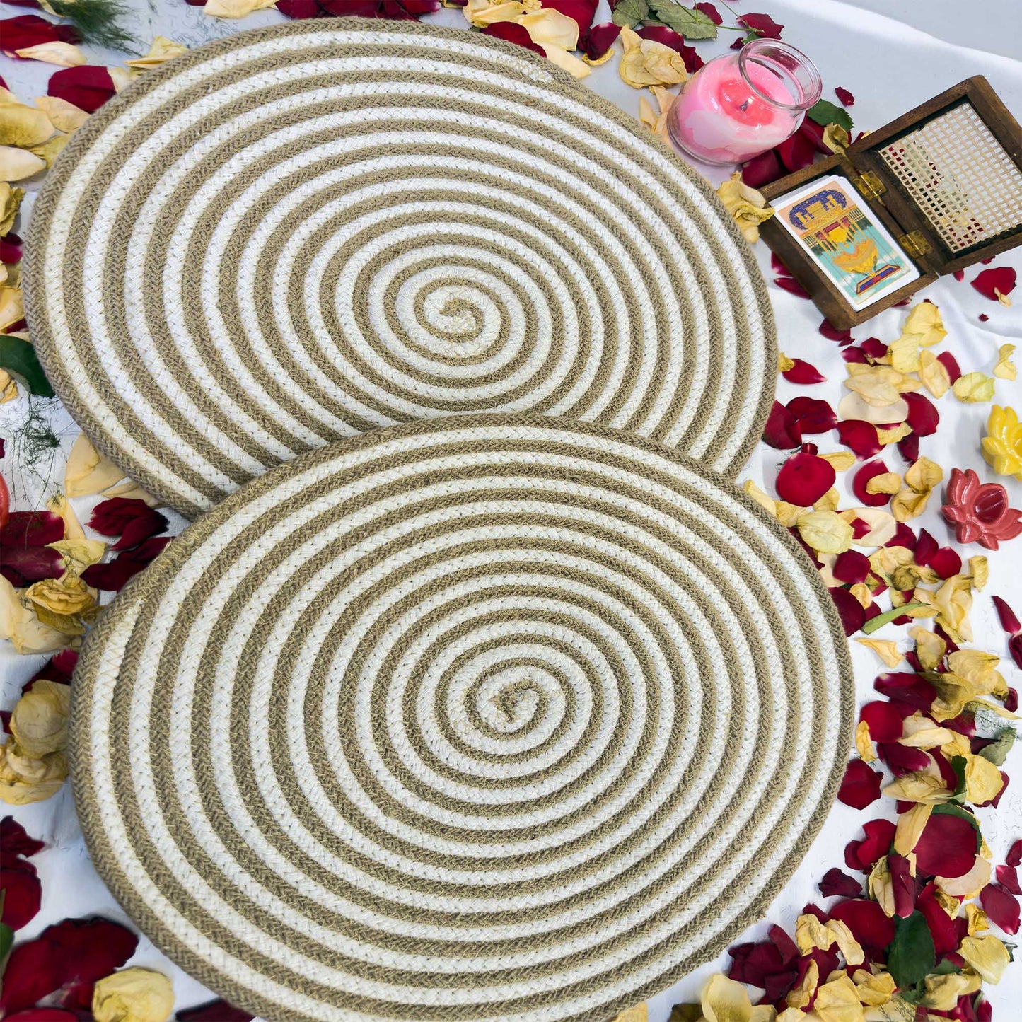 White Spiral Table Placemat (Pack of 2) – Eco-Friendly and Stylish