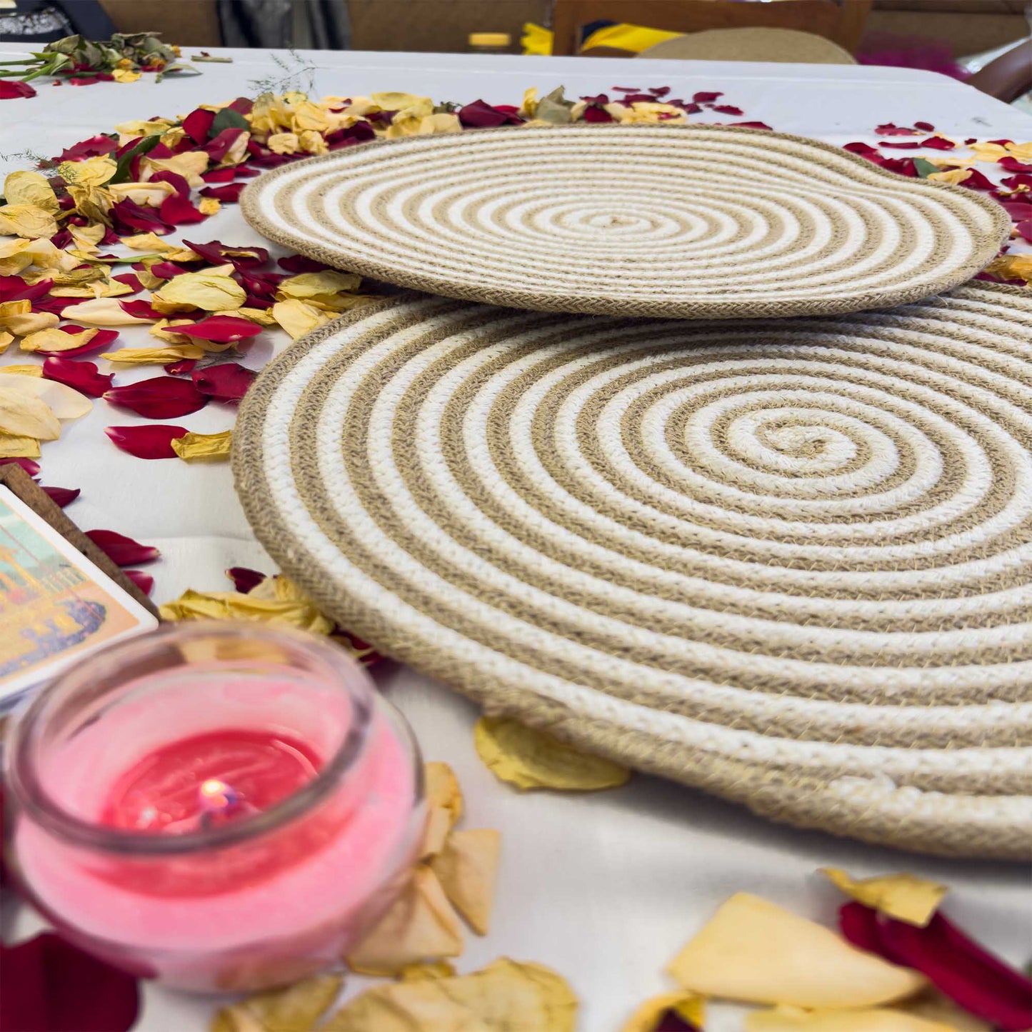White Spiral Table Placemat (Pack of 2) – Eco-Friendly and Stylish
