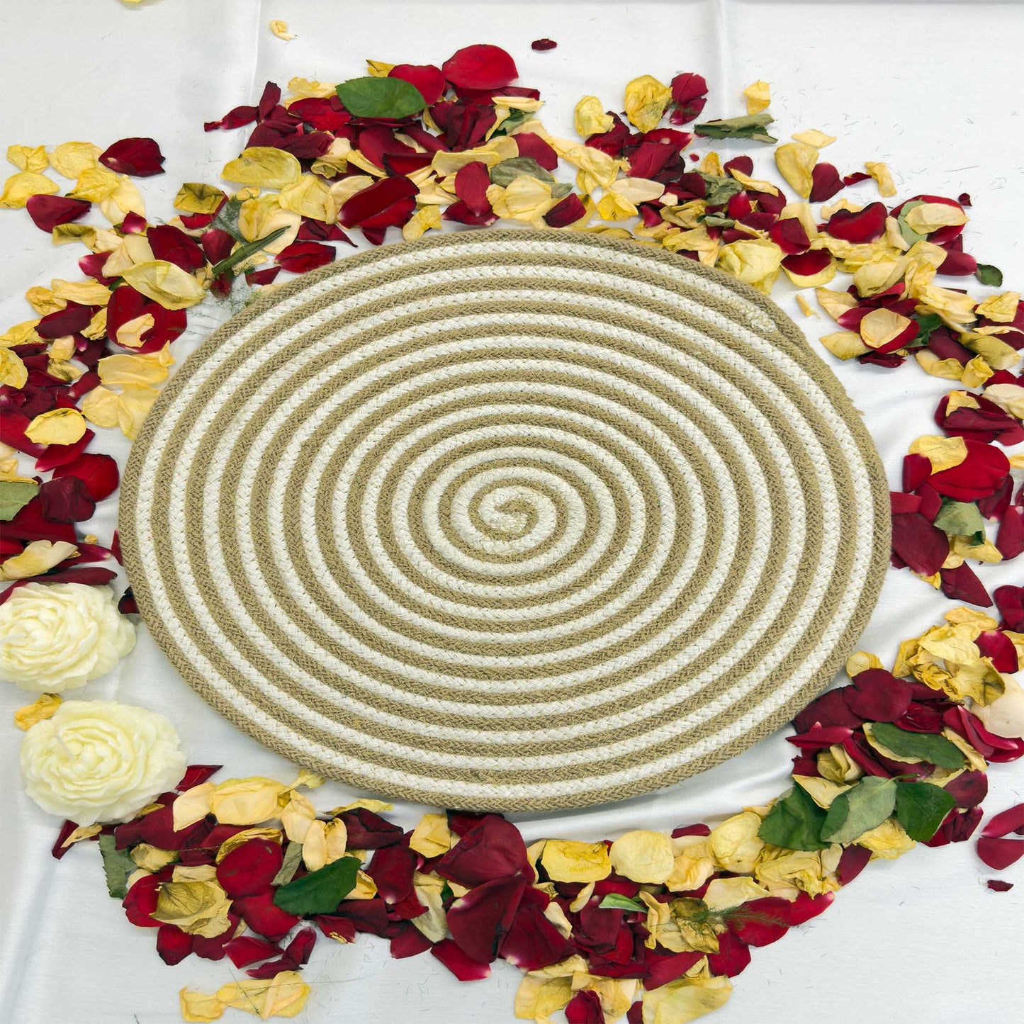 White Spiral Table Placemat (Pack of 2) – Eco-Friendly and Stylish