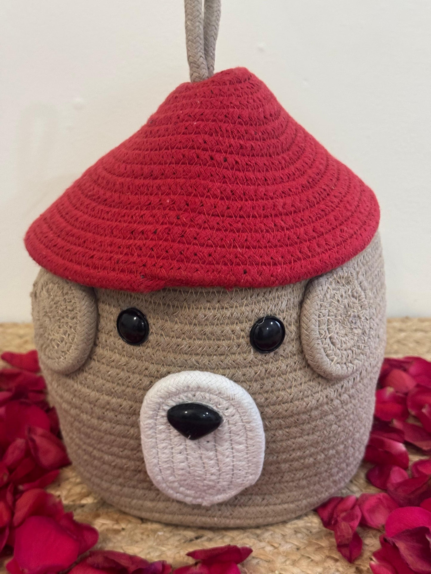 Beige and Red Hat Organiser with Cover – Stylish and Functional Storage Solution