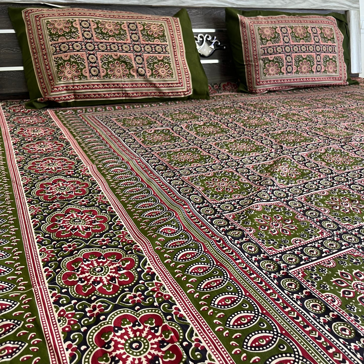Mehendi Green Kalamkari Bedsheet with 2 Pillow covers