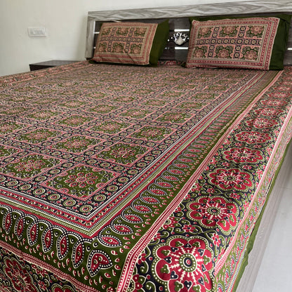 Mehendi Green Kalamkari Bedsheet with 2 Pillow covers