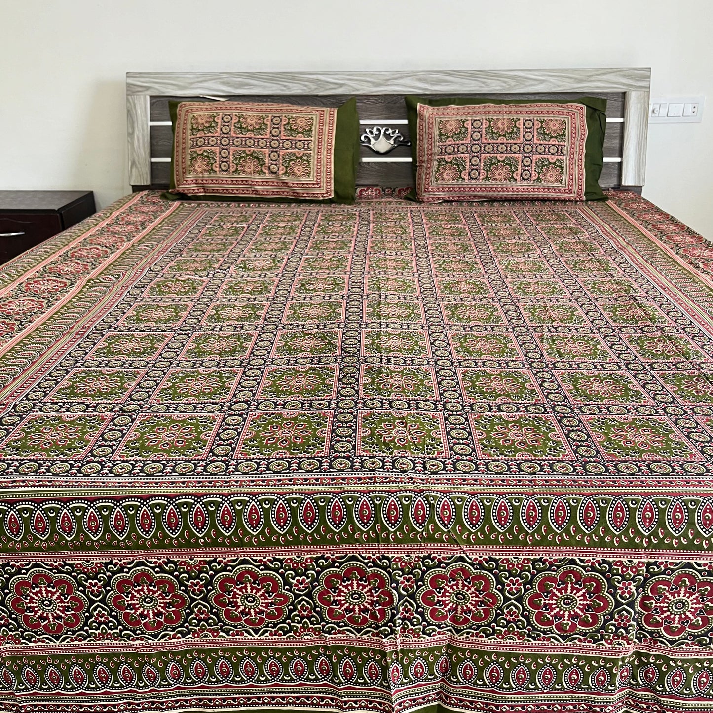 Mehendi Green Kalamkari Bedsheet with 2 Pillow covers