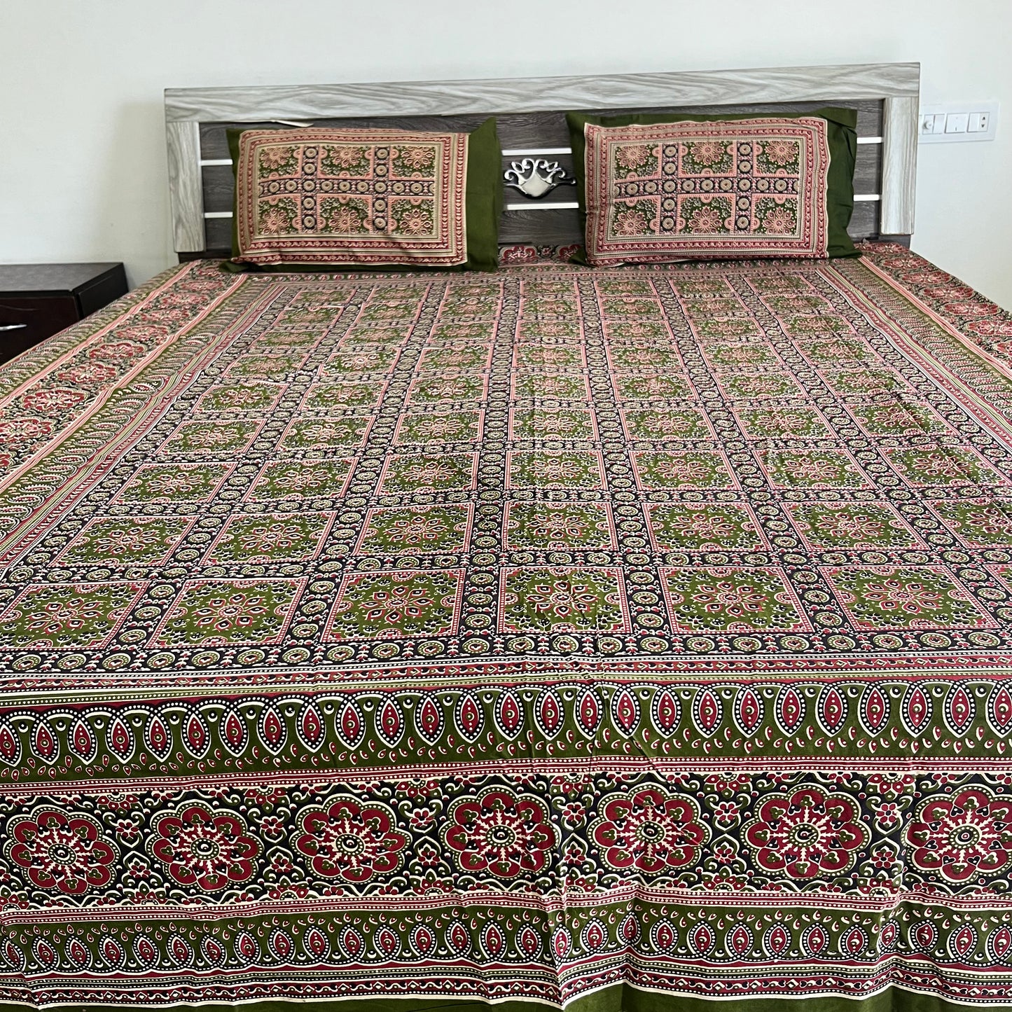 Mehendi Green Kalamkari Bedsheet with 2 Pillow covers