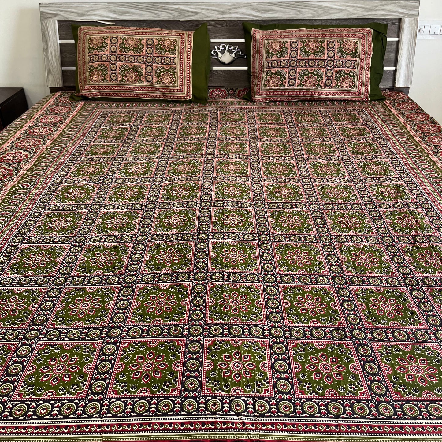 Mehendi Green Kalamkari Bedsheet with 2 Pillow covers
