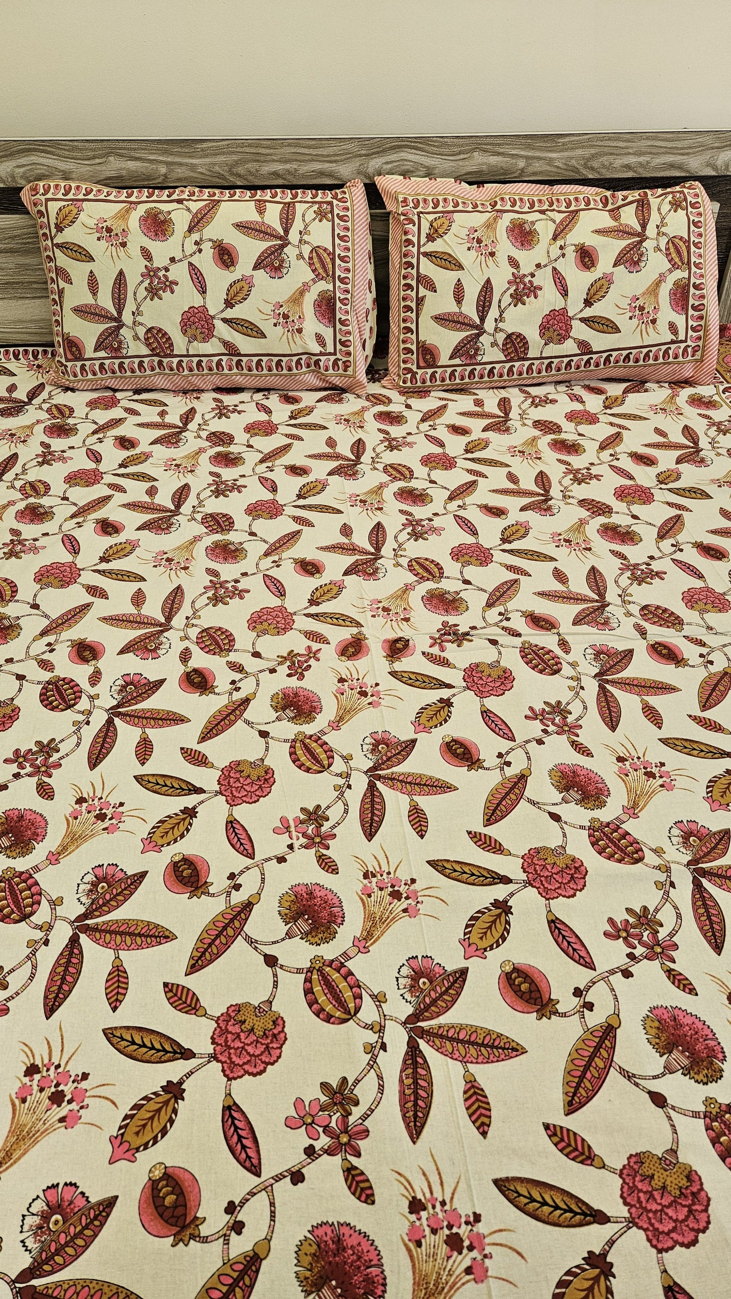 Peach Leaf Double Bedsheet with 2 Pillow Cover