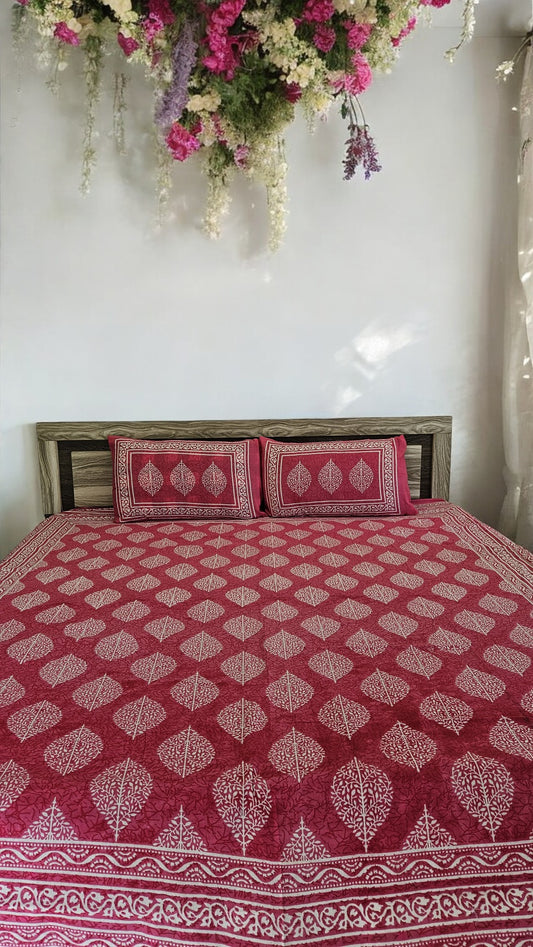 Pink Print Double Bedsheet with 2 Pillow Cover