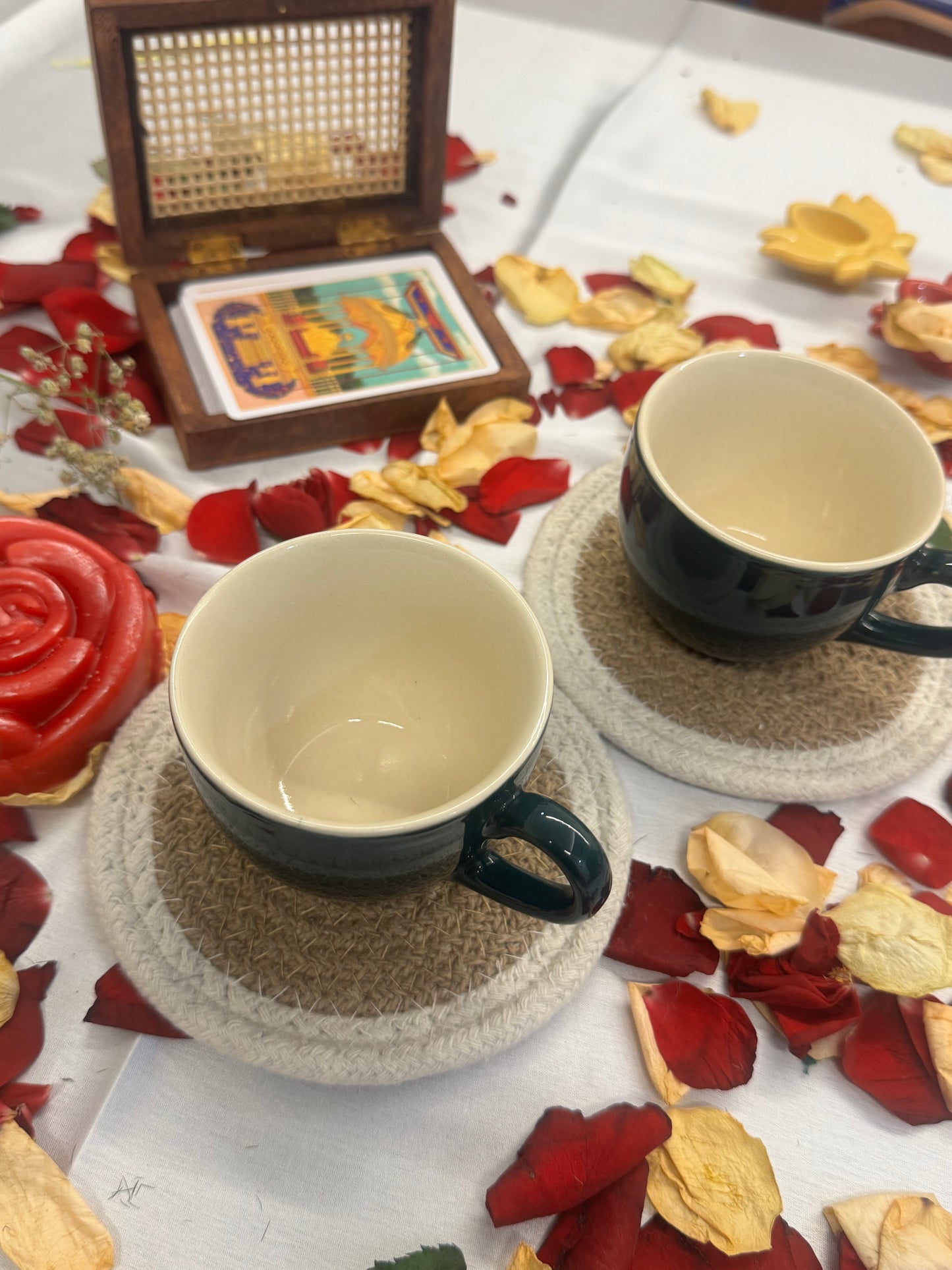 Round White Decorative Coaster Set of 4