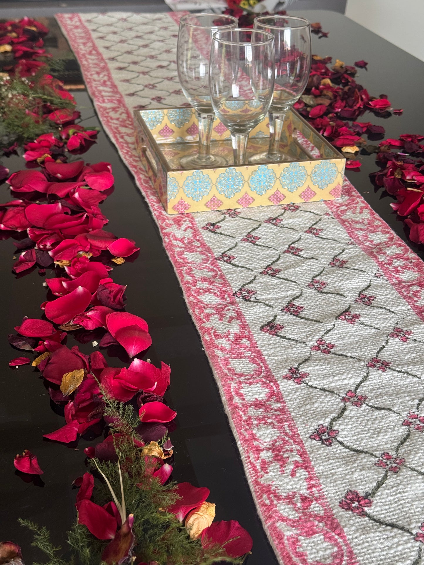 Pink Floral Green Chain Handblock Premium Jute Table Runner