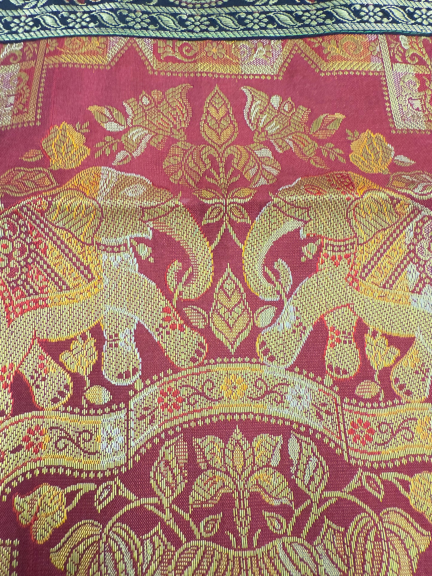 Purple Banarasi Silk Patchwork Table Runner – Luxurious Brocade & Art Silk Décor for Elegant Spaces