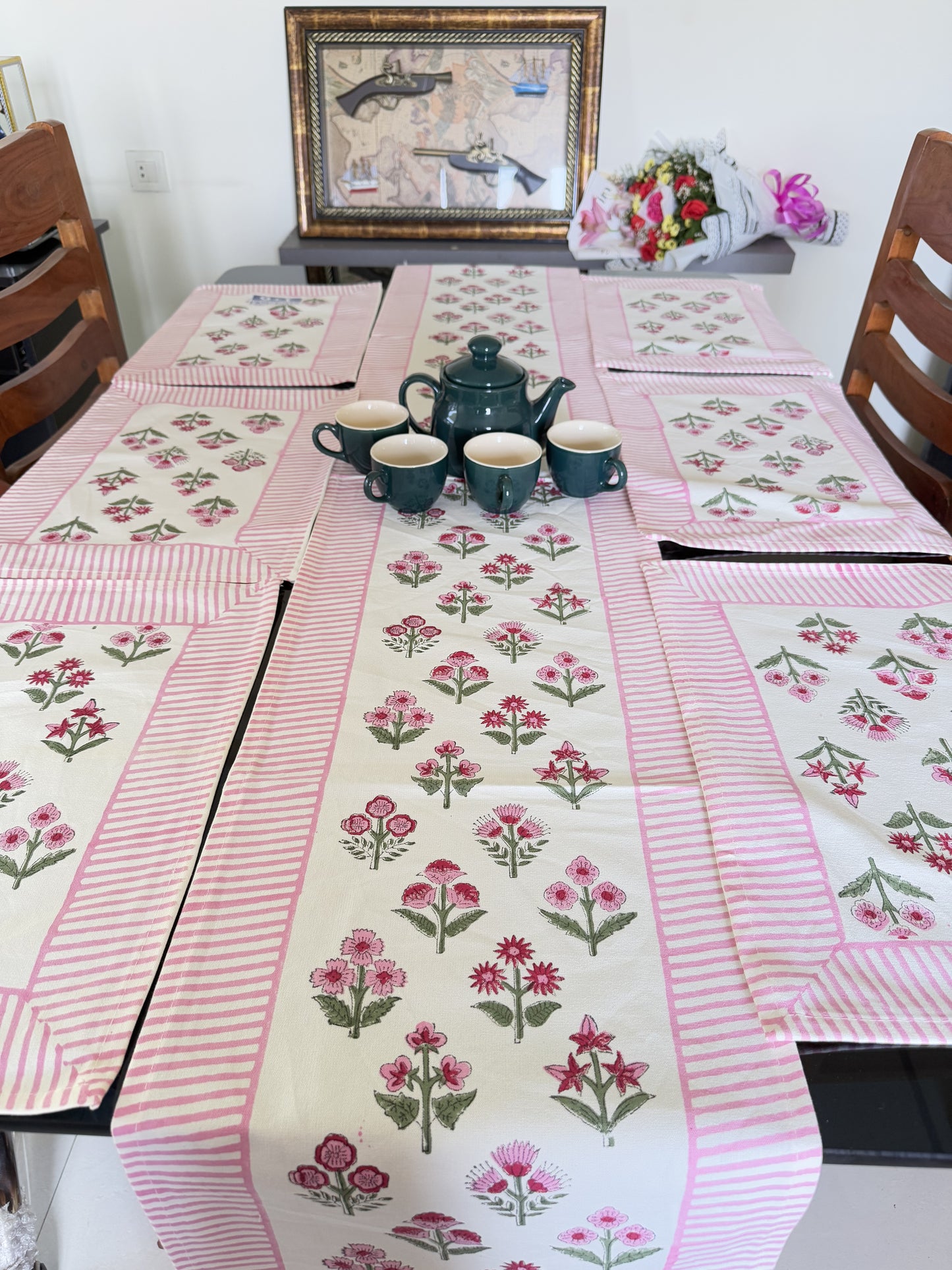 RED PINK BORDER DECORATIVE  FESTIVE COTTON RUNNER AND MAT (1+6)