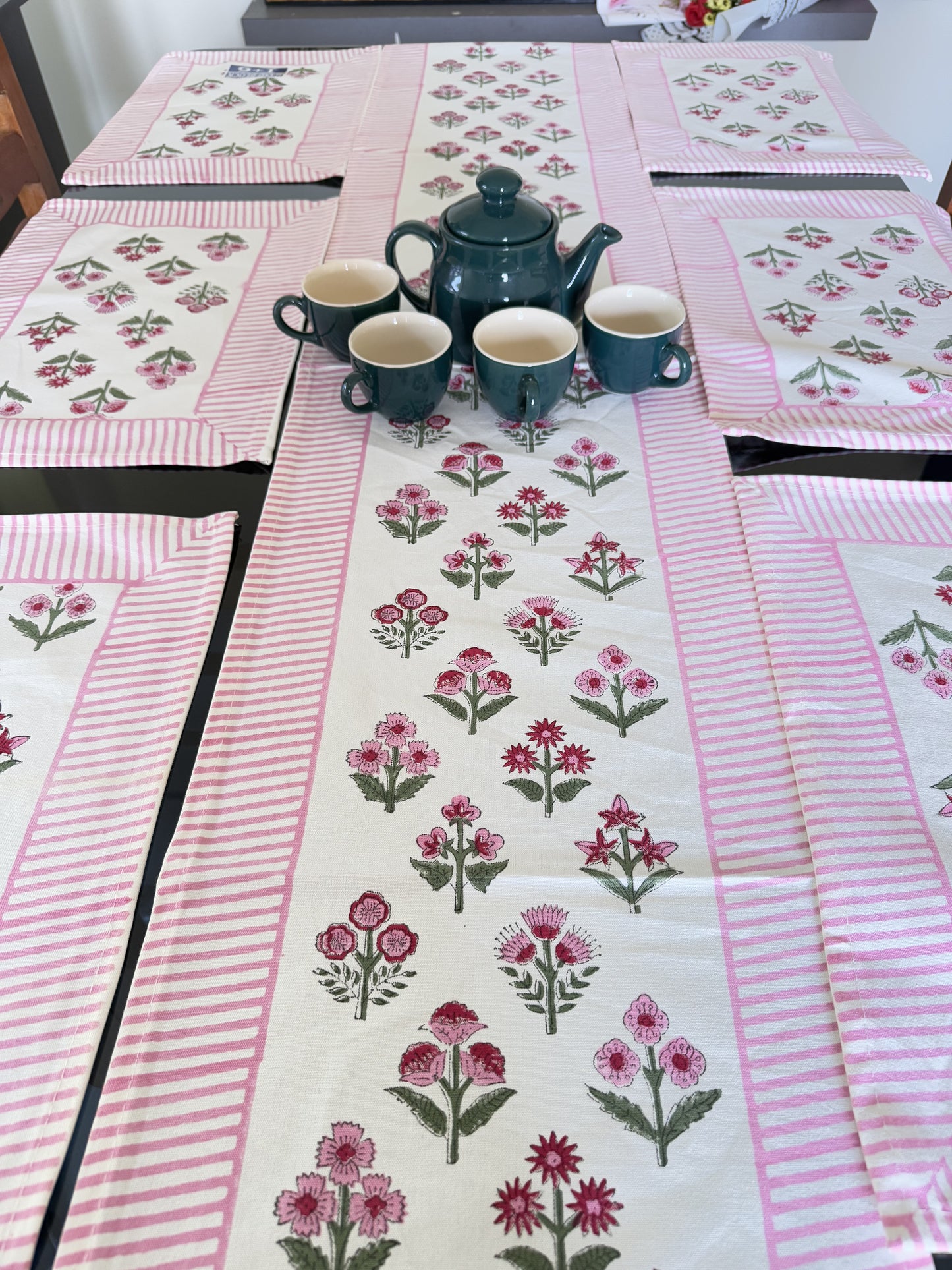 RED PINK BORDER DECORATIVE  FESTIVE COTTON RUNNER AND MAT (1+6)