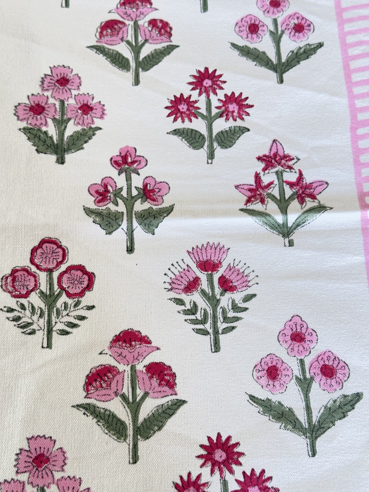 RED PINK BORDER DECORATIVE  FESTIVE COTTON RUNNER AND MAT (1+6)