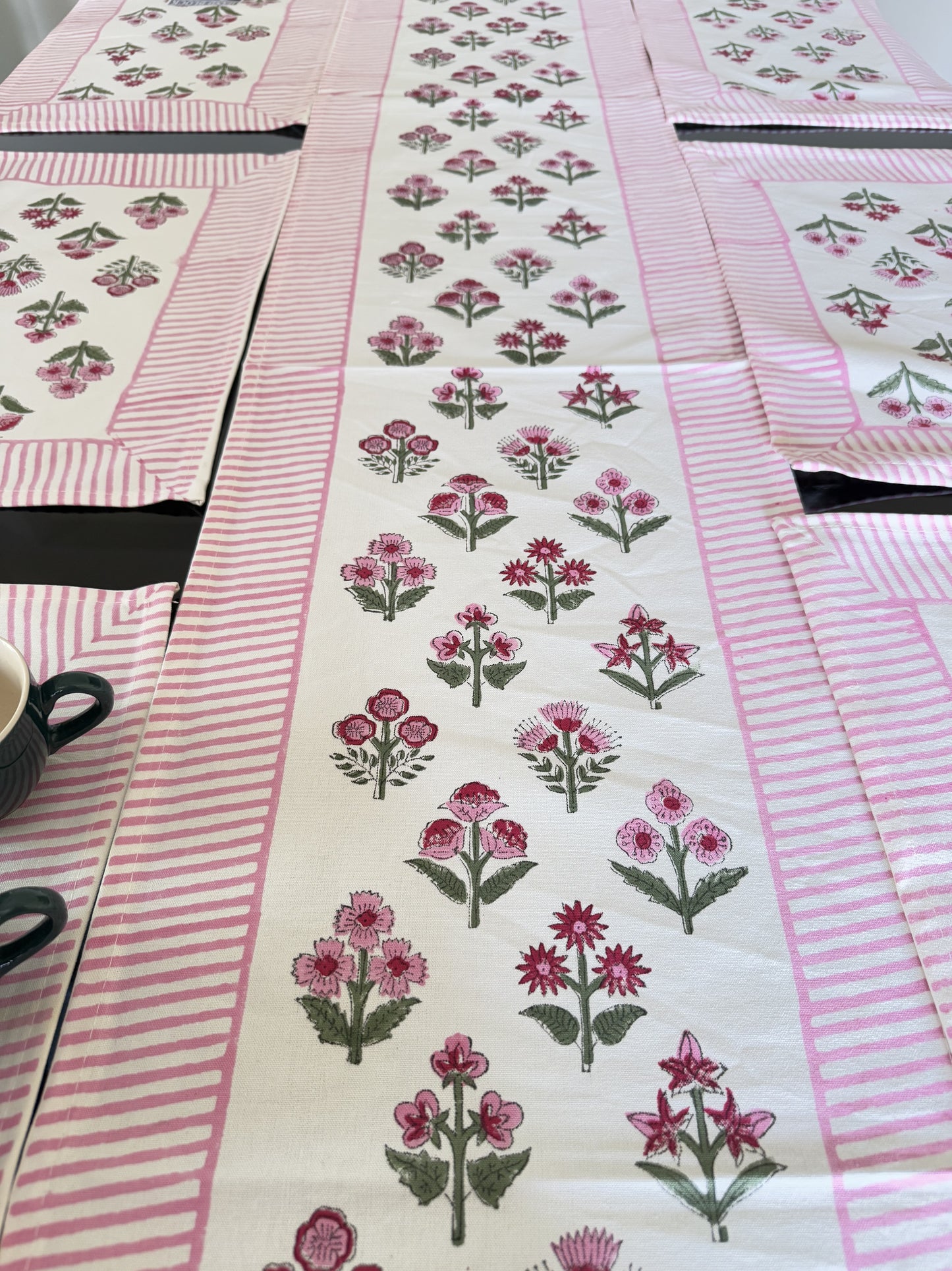 RED PINK BORDER DECORATIVE  FESTIVE COTTON RUNNER AND MAT (1+6)