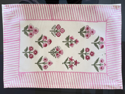 RED PINK BORDER DECORATIVE  FESTIVE COTTON RUNNER AND MAT (1+6)