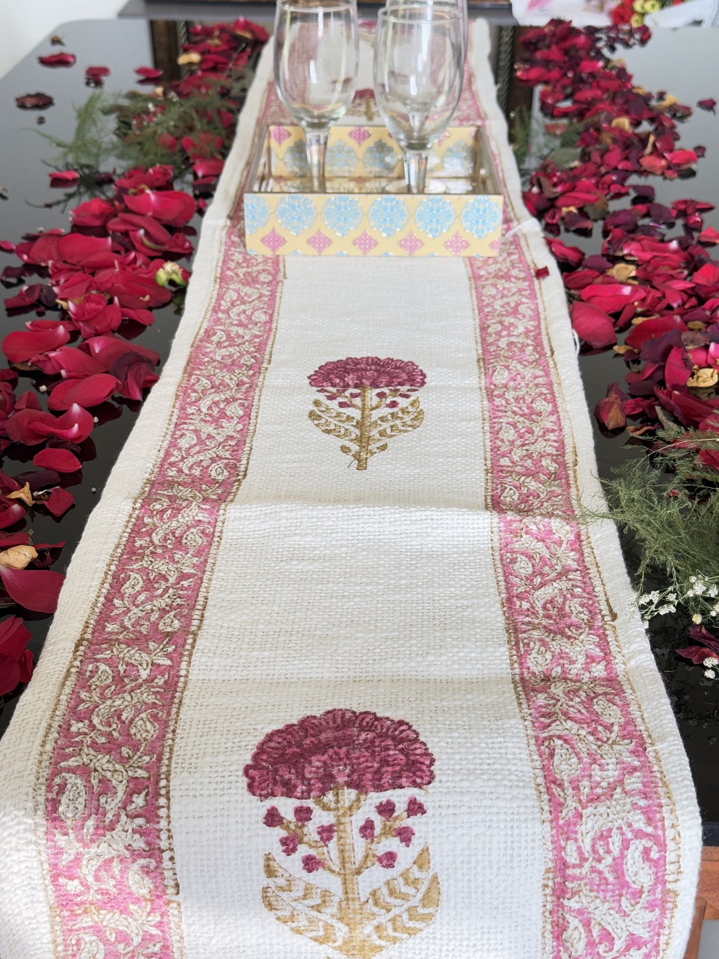 Pink Single Flower with Boarder Handblock Premium Jute Table Runner