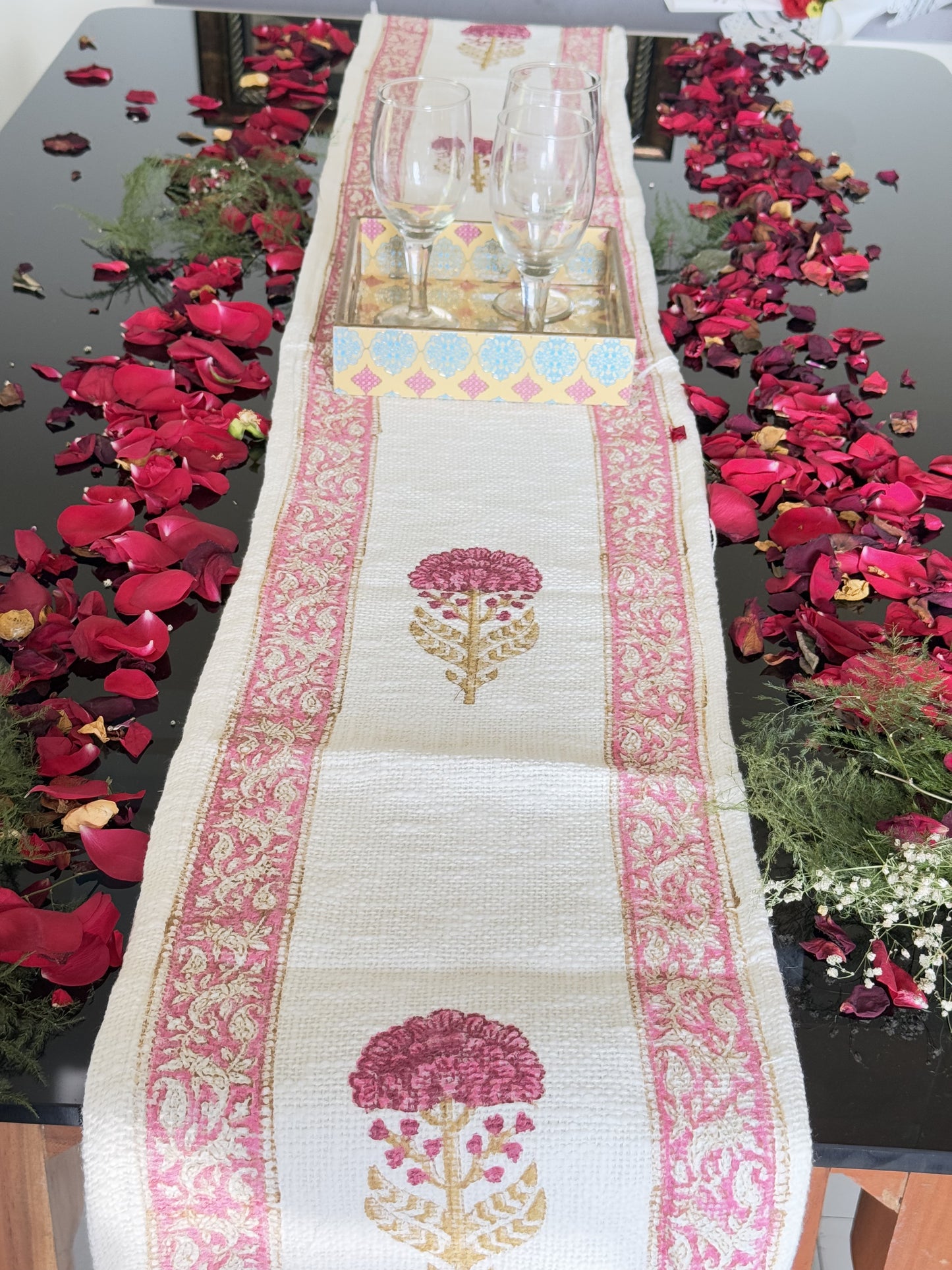 Pink Single Flower with Boarder Handblock Premium Jute Table Runner