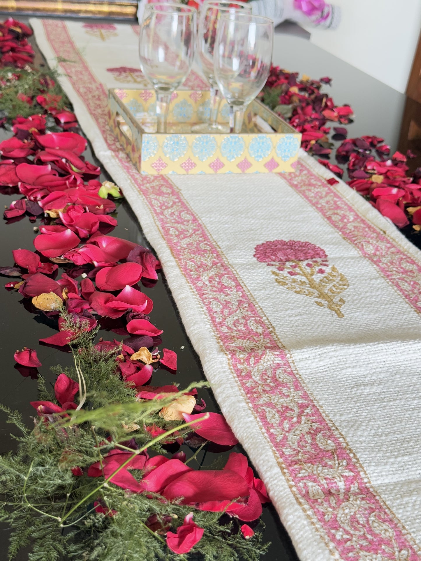 Pink Single Flower with Boarder Handblock Premium Jute Table Runner