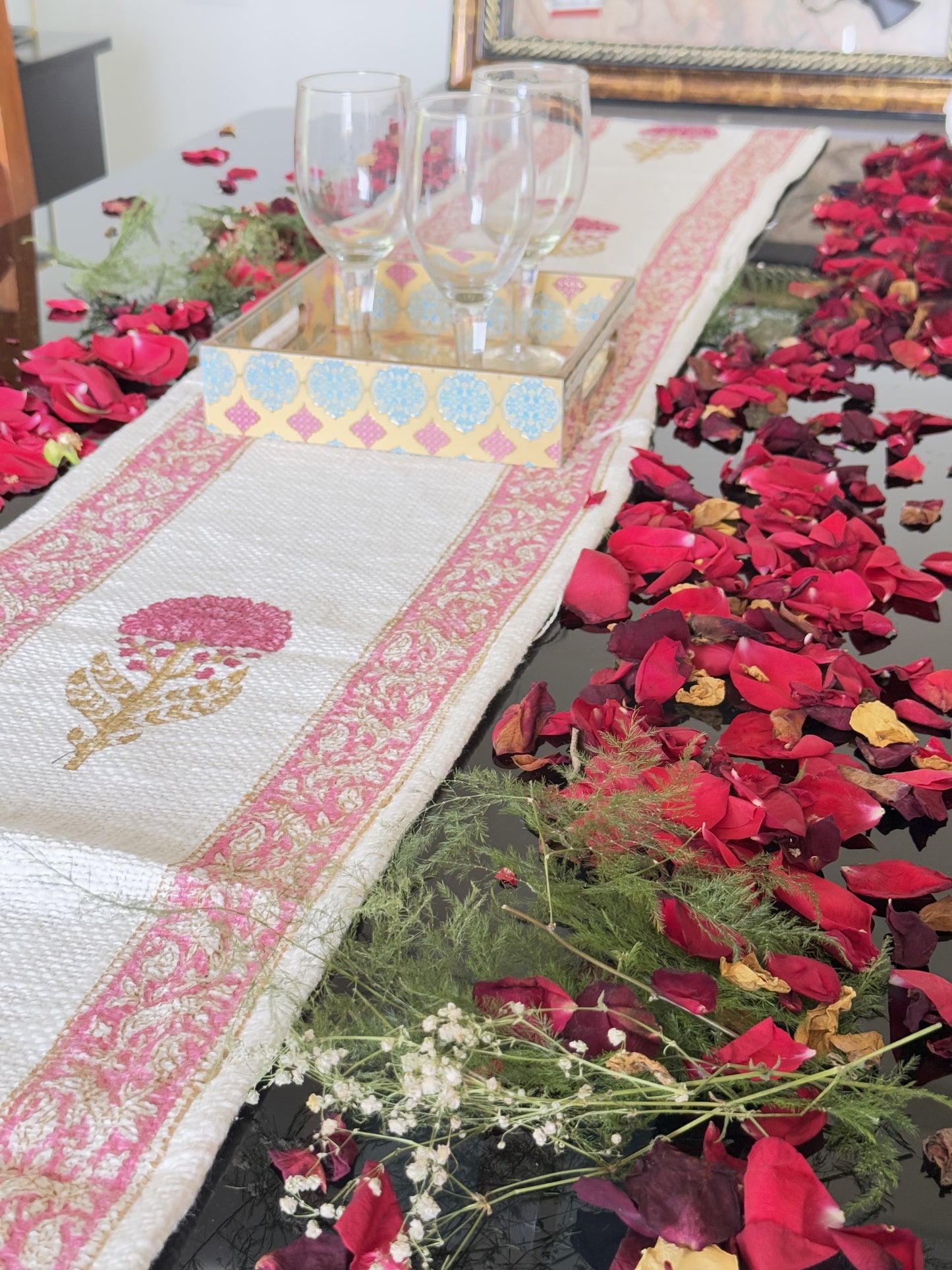 Pink Single Flower with Boarder Handblock Premium Jute Table Runner