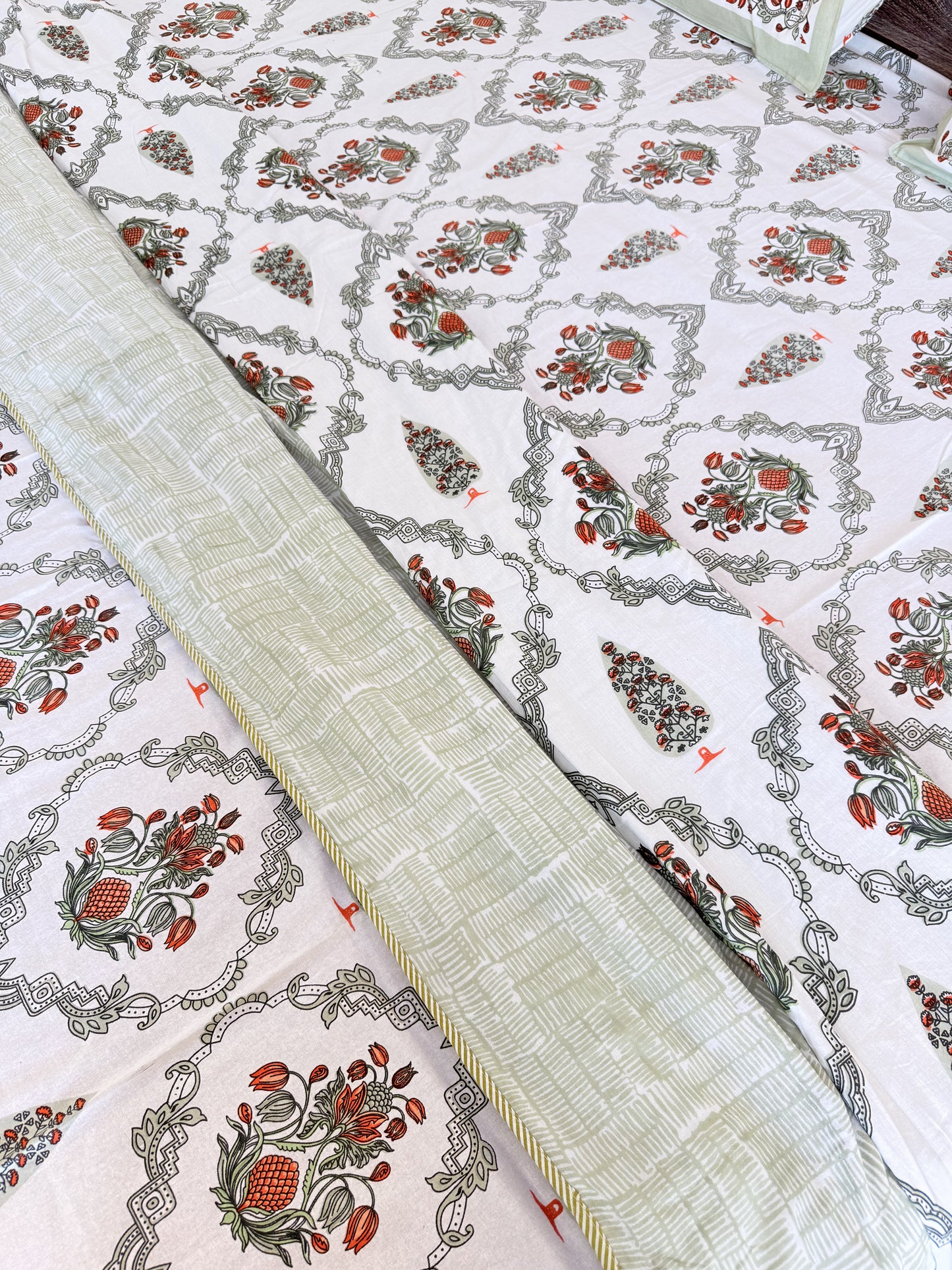 Green Chain Pomegranate Double Bed Dohar