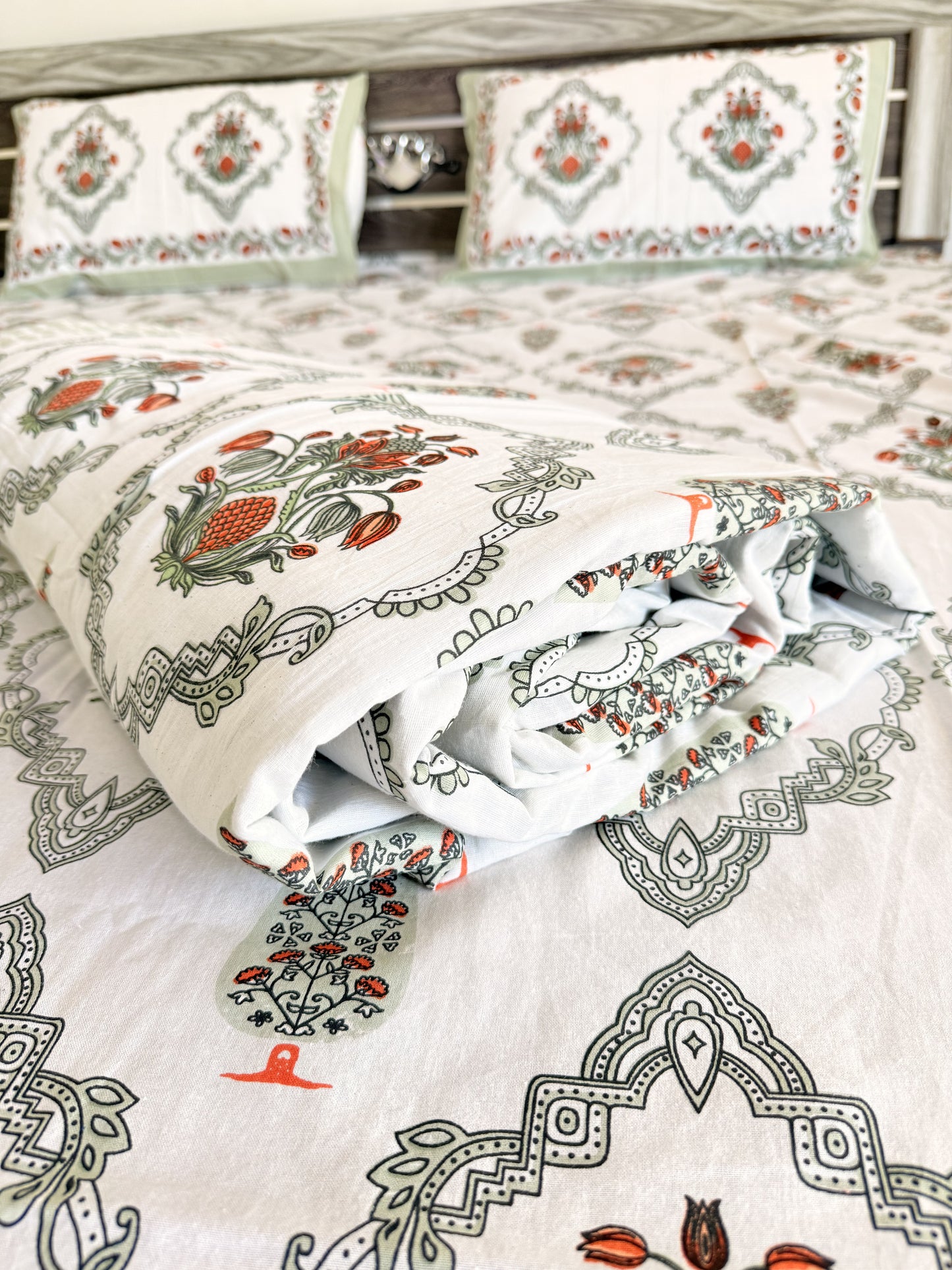Green Chain Pomegranate Double Bed Dohar