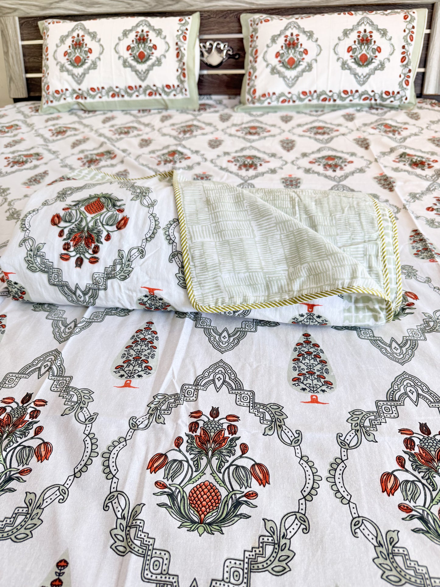 Green Chain Pomegranate Double Bed Dohar