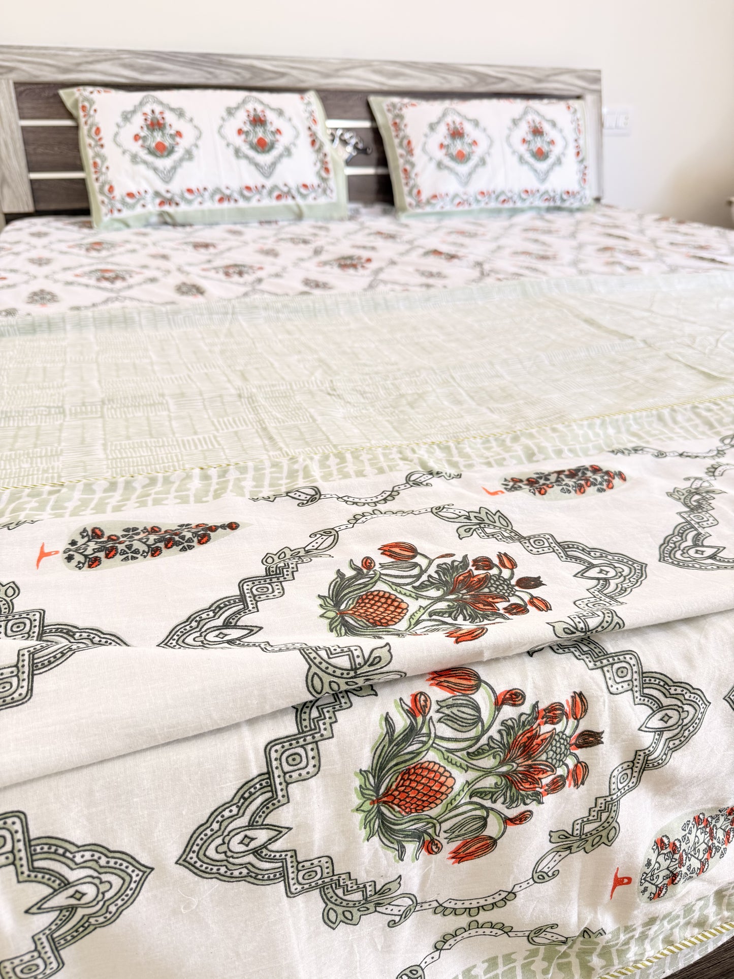 Green Chain Pomegranate Double Bed Dohar