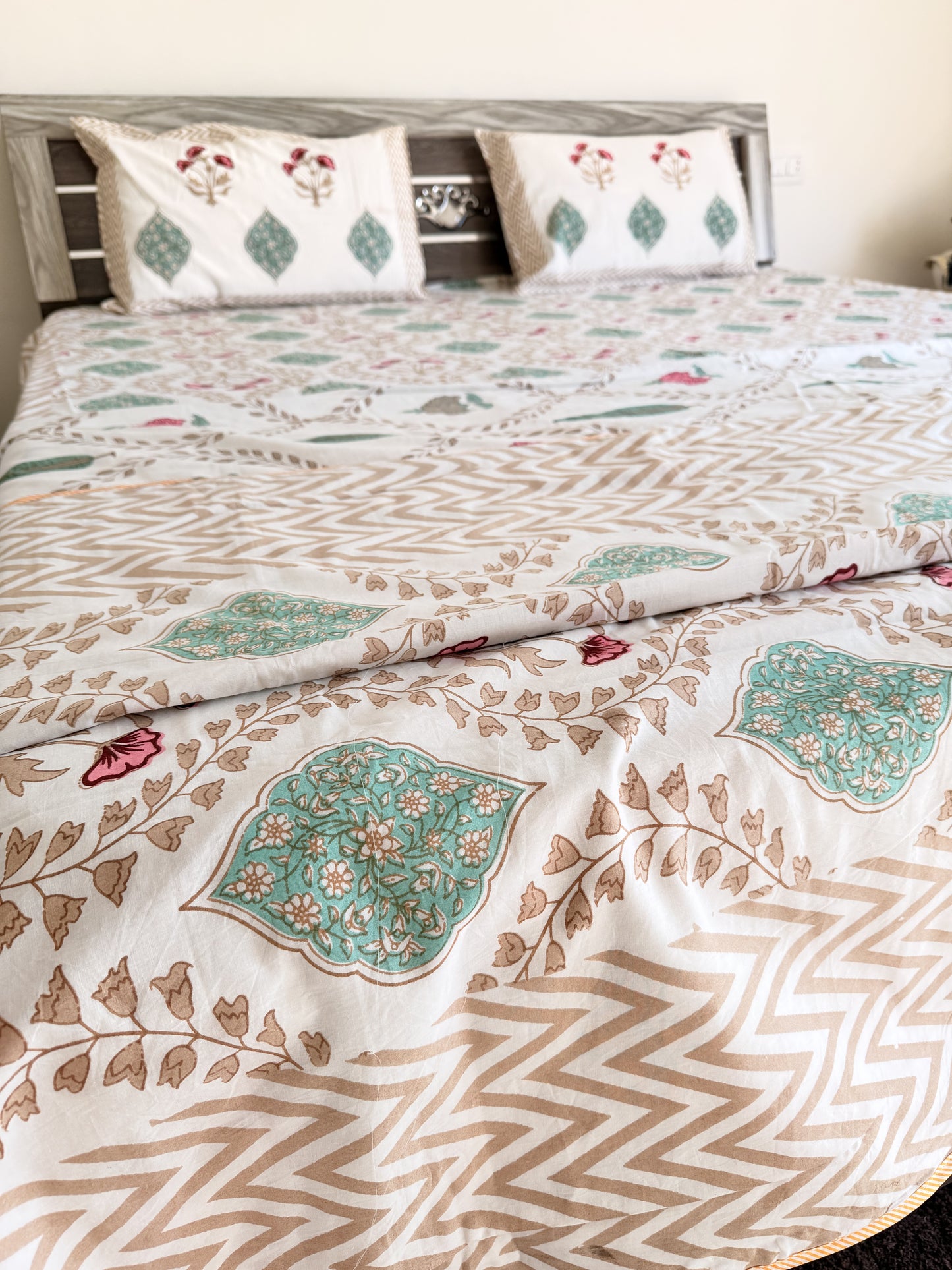 Brown wave Handblock Cotton Double Dohar with Double Bedsheet