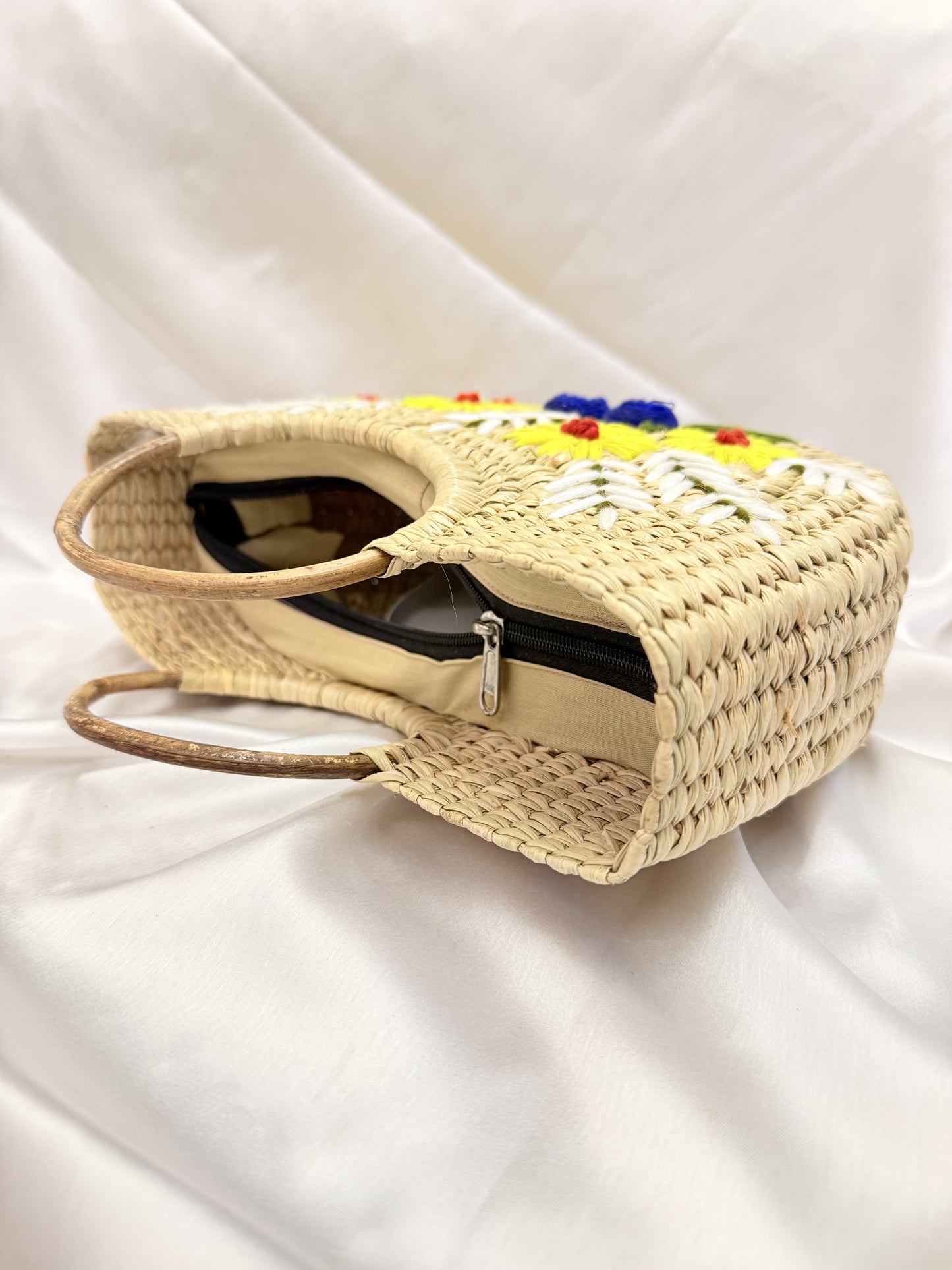 Yellow White Daisy U-Shaped kauna Embroidery Bag