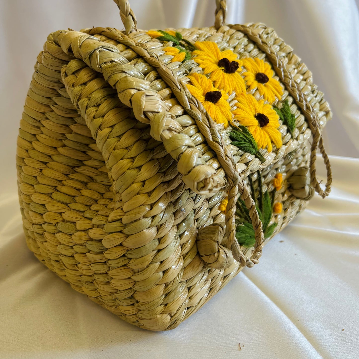 Daisy Yellow Handcrafted Kauna Grass Embroidery Handbag