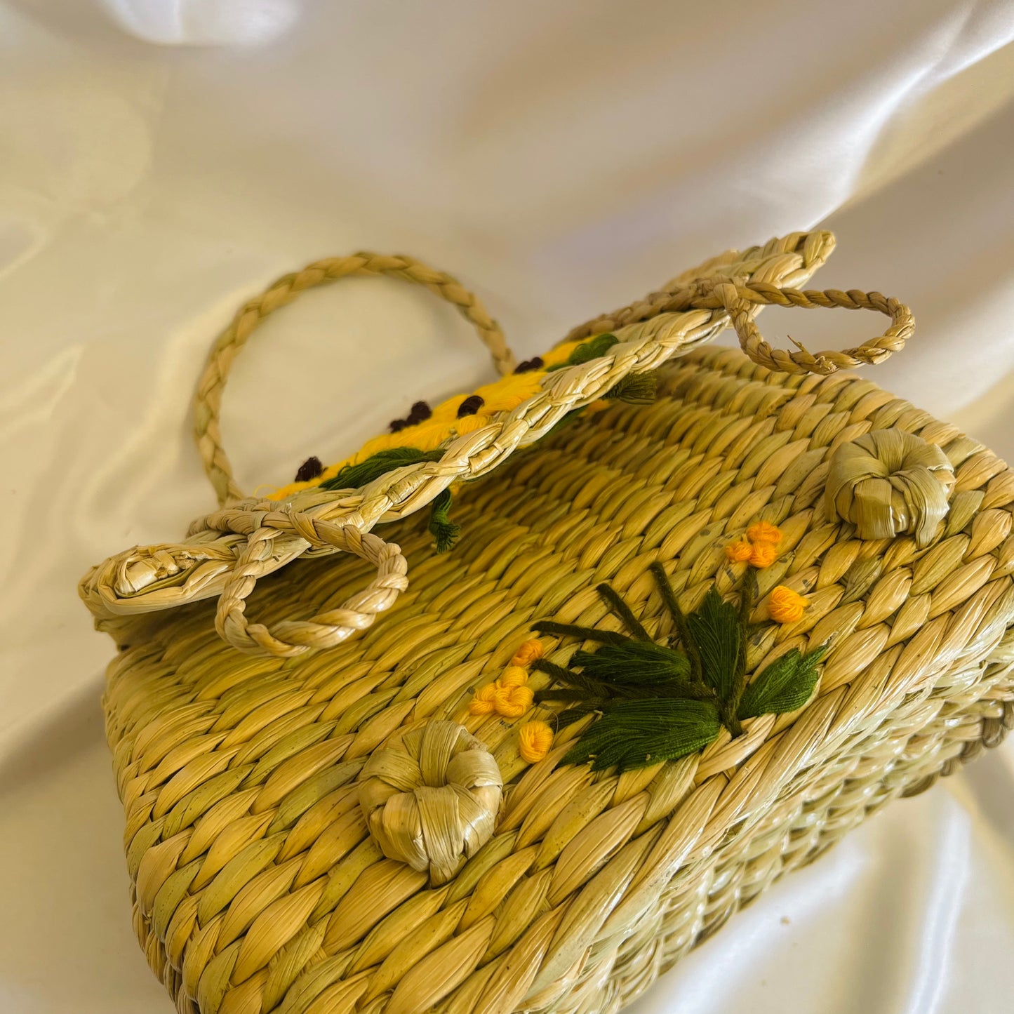 Daisy Yellow Handcrafted Kauna Grass Embroidery Handbag