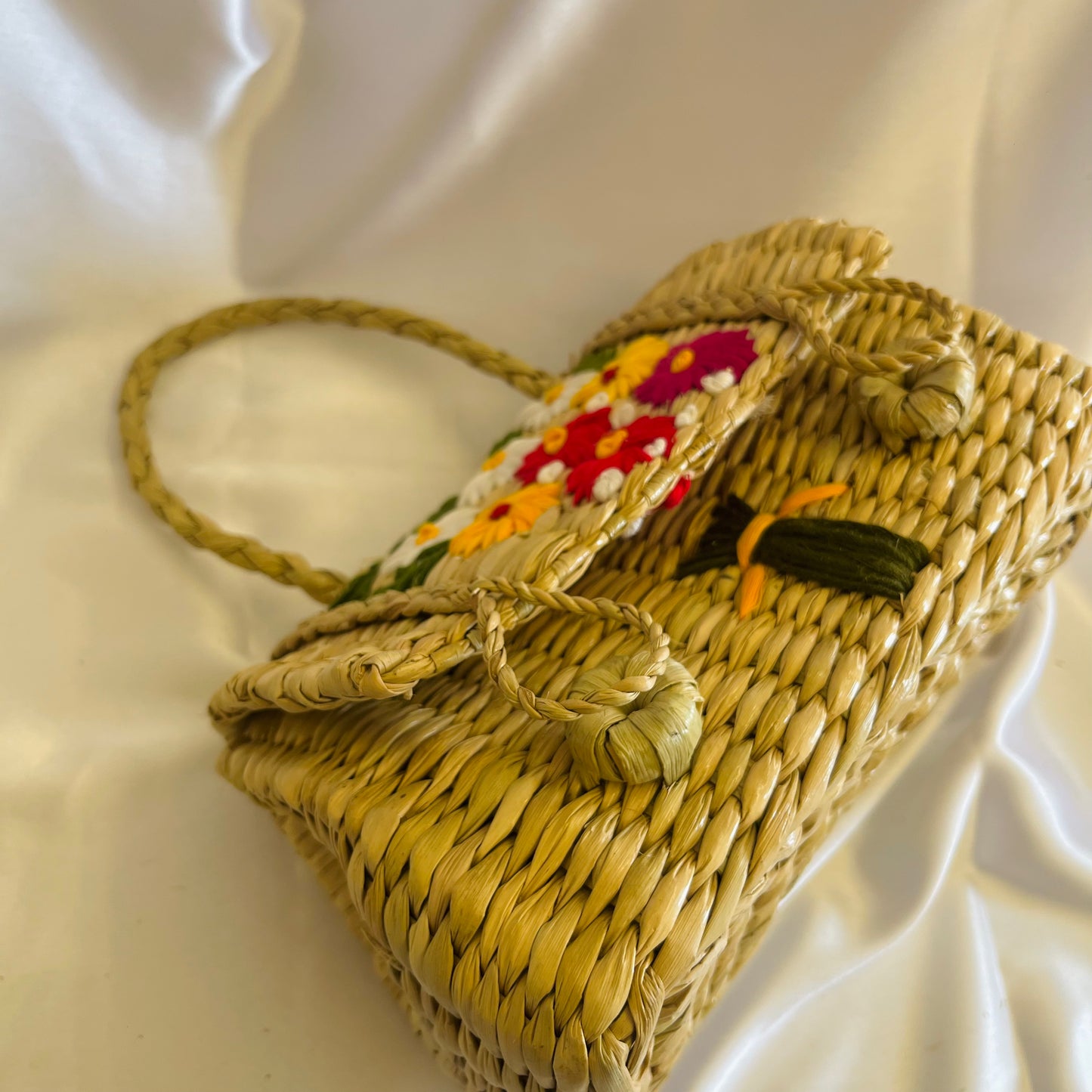 Multicolour Embroidery Kauna Grass Handcrafted Handbag
