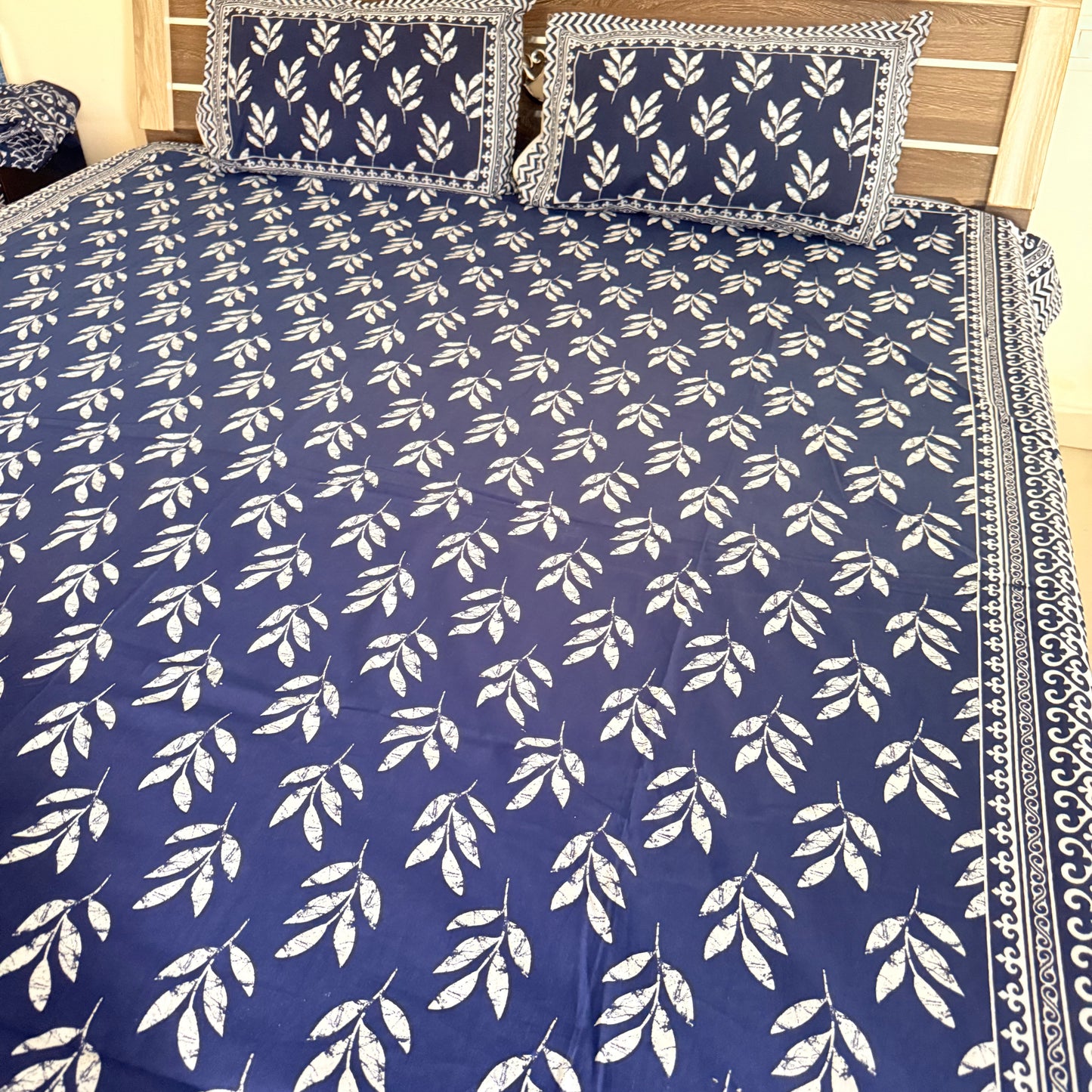 Leaflet Cotton Indigo Bedsheet
