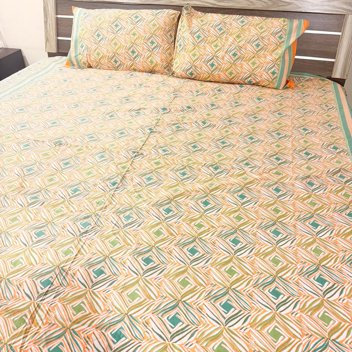 Ikkat cotton Double Bedsheet with two Pillow covers