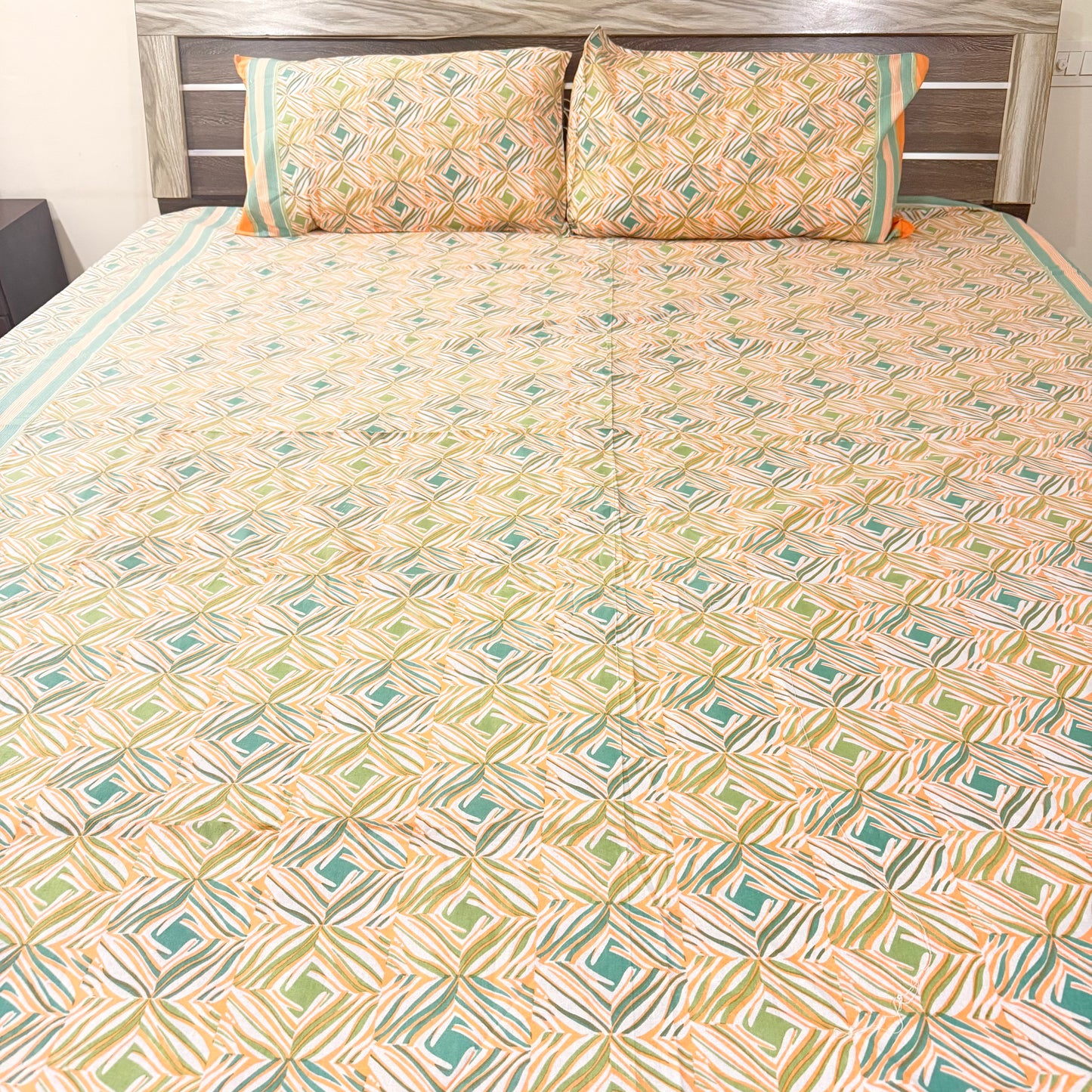Ikkat cotton Double Bedsheet with two Pillow covers
