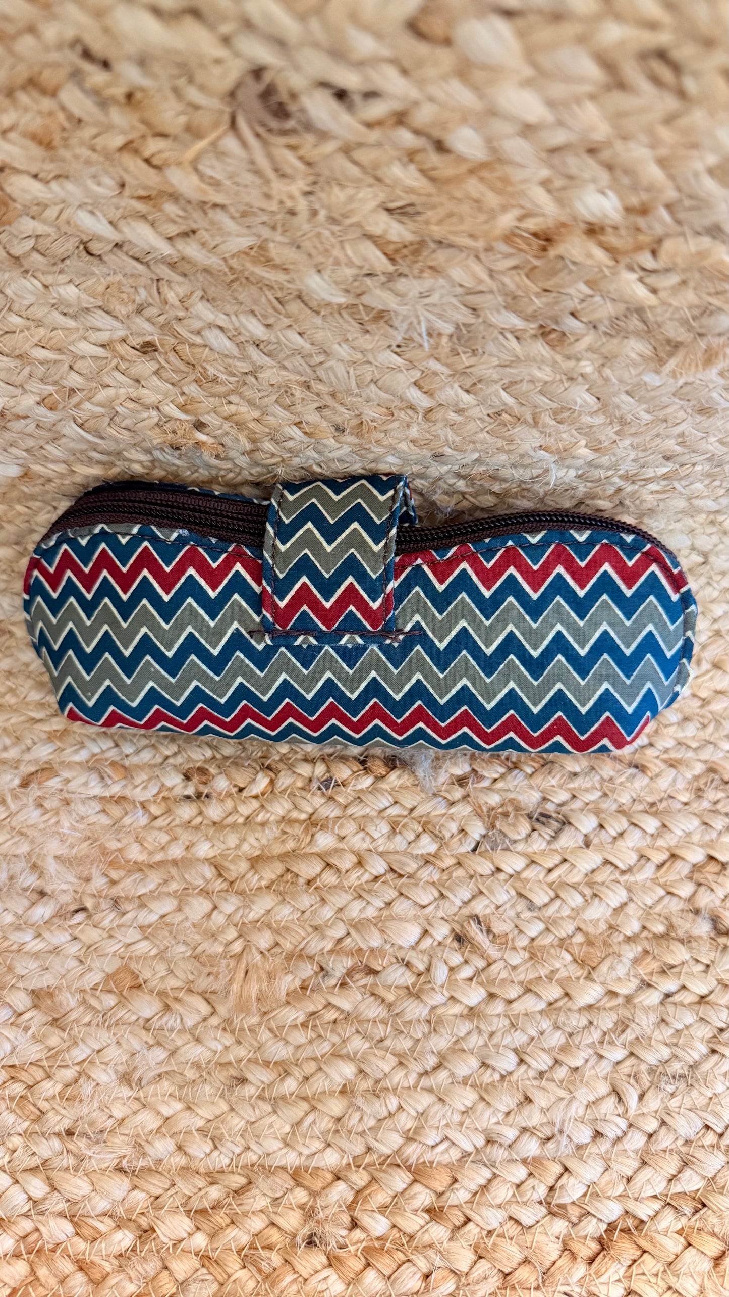 Abstract wave goggle case