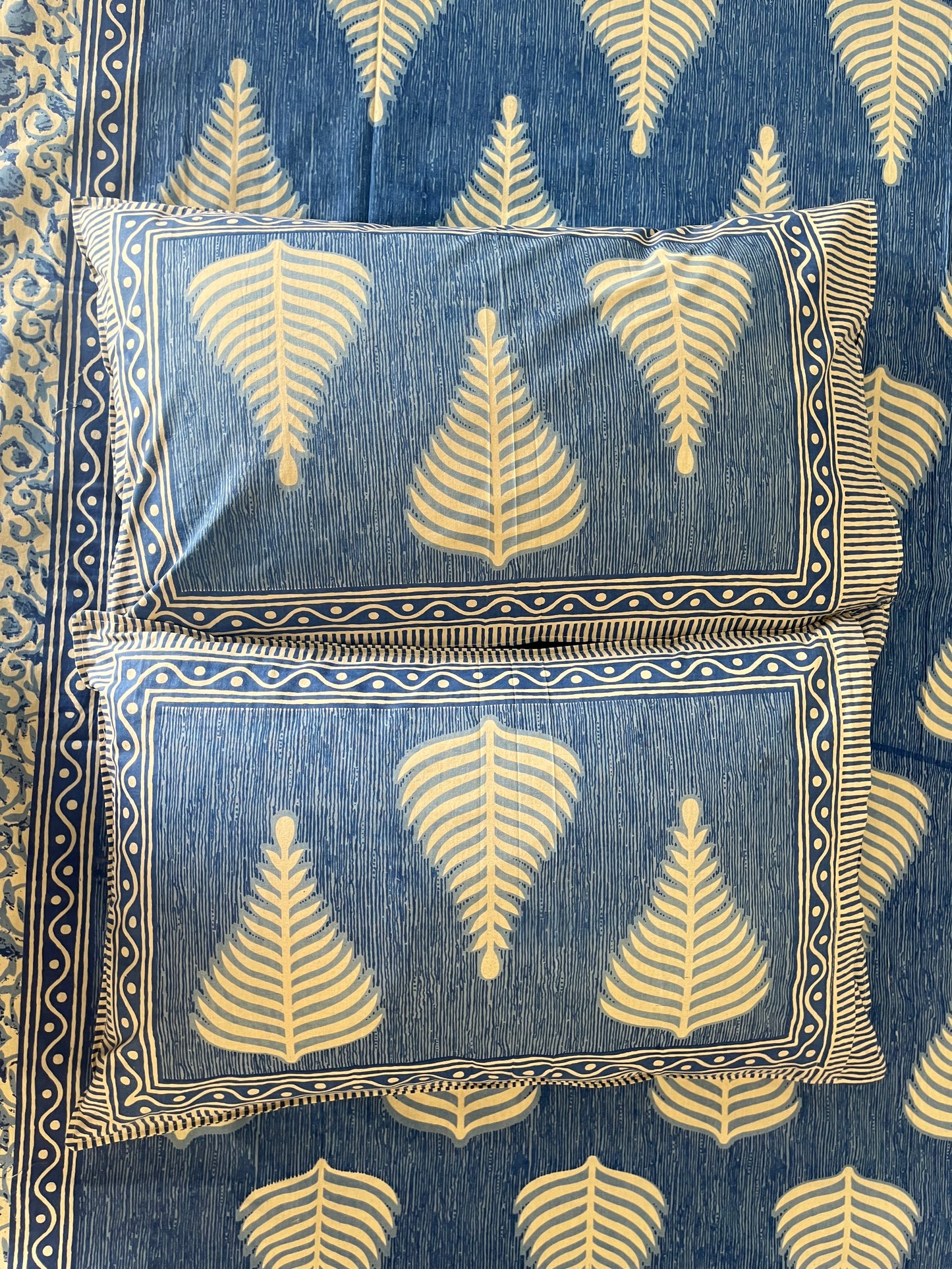 Blue Palm Leaf Double Bedsheet with 2 Pillow Cover