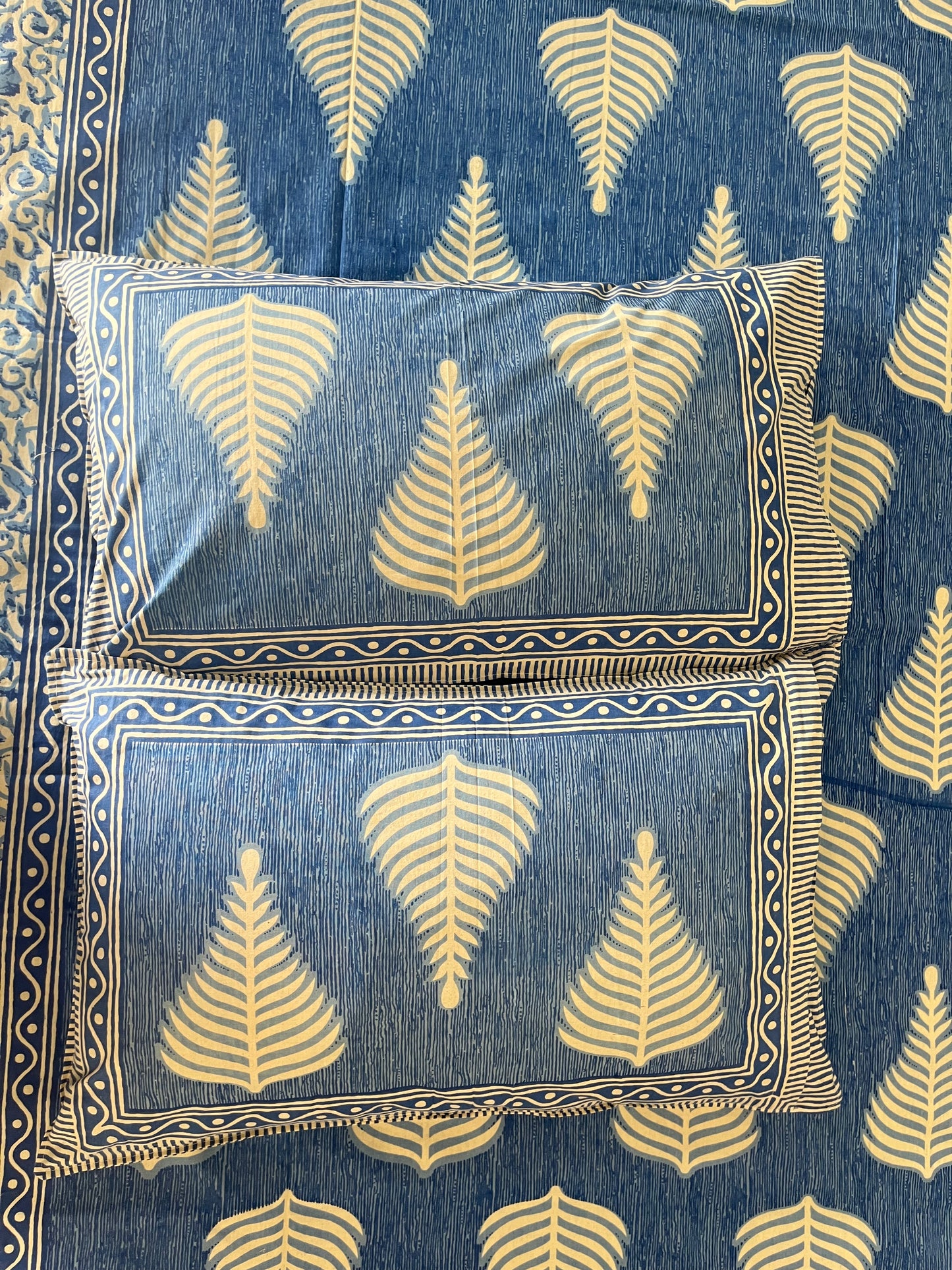 Blue Palm Leaf Double Bedsheet with 2 Pillow Cover