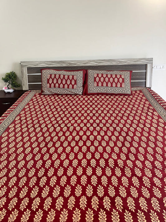 Red and Gold Barmeri Print Double Bedsheet with 2 Pillow Covers
