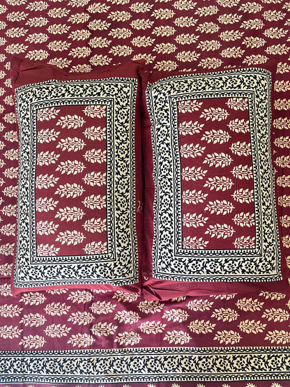Red and Gold Barmeri Print Double Bedsheet with 2 Pillow Covers