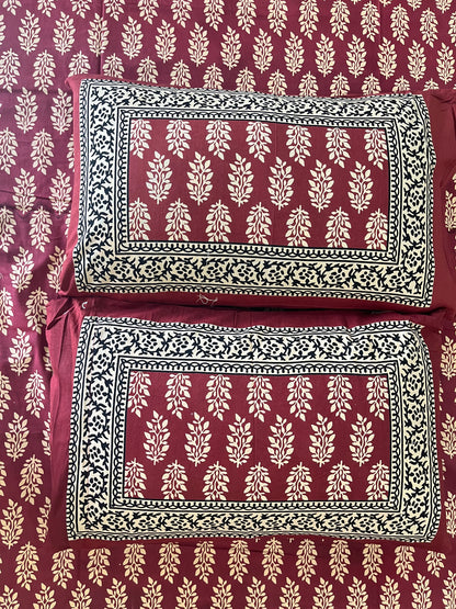 Red and Gold Barmeri Print Double Bedsheet with 2 Pillow Covers