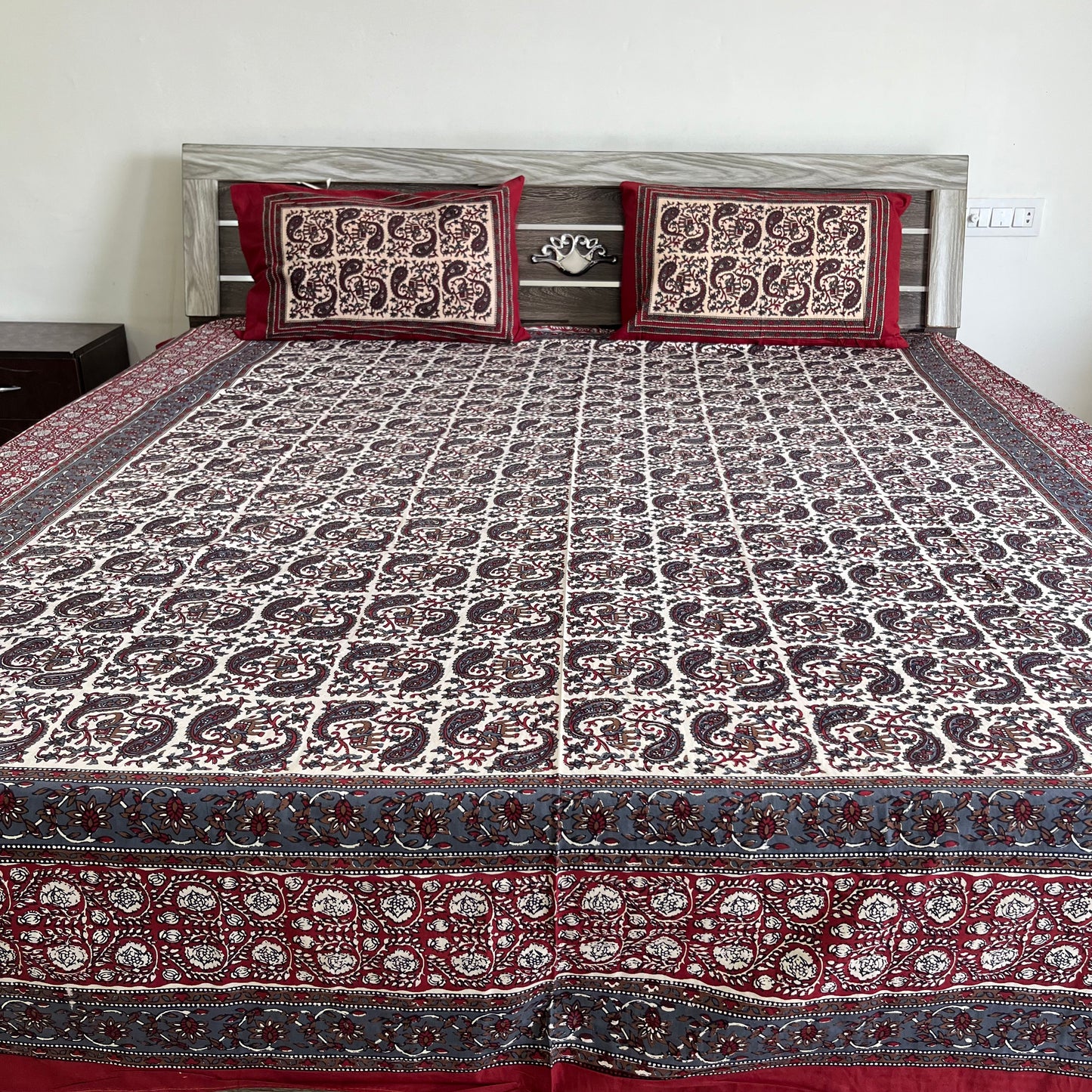 Grey Kalamkari Bedsheet with 2 Pillow covers