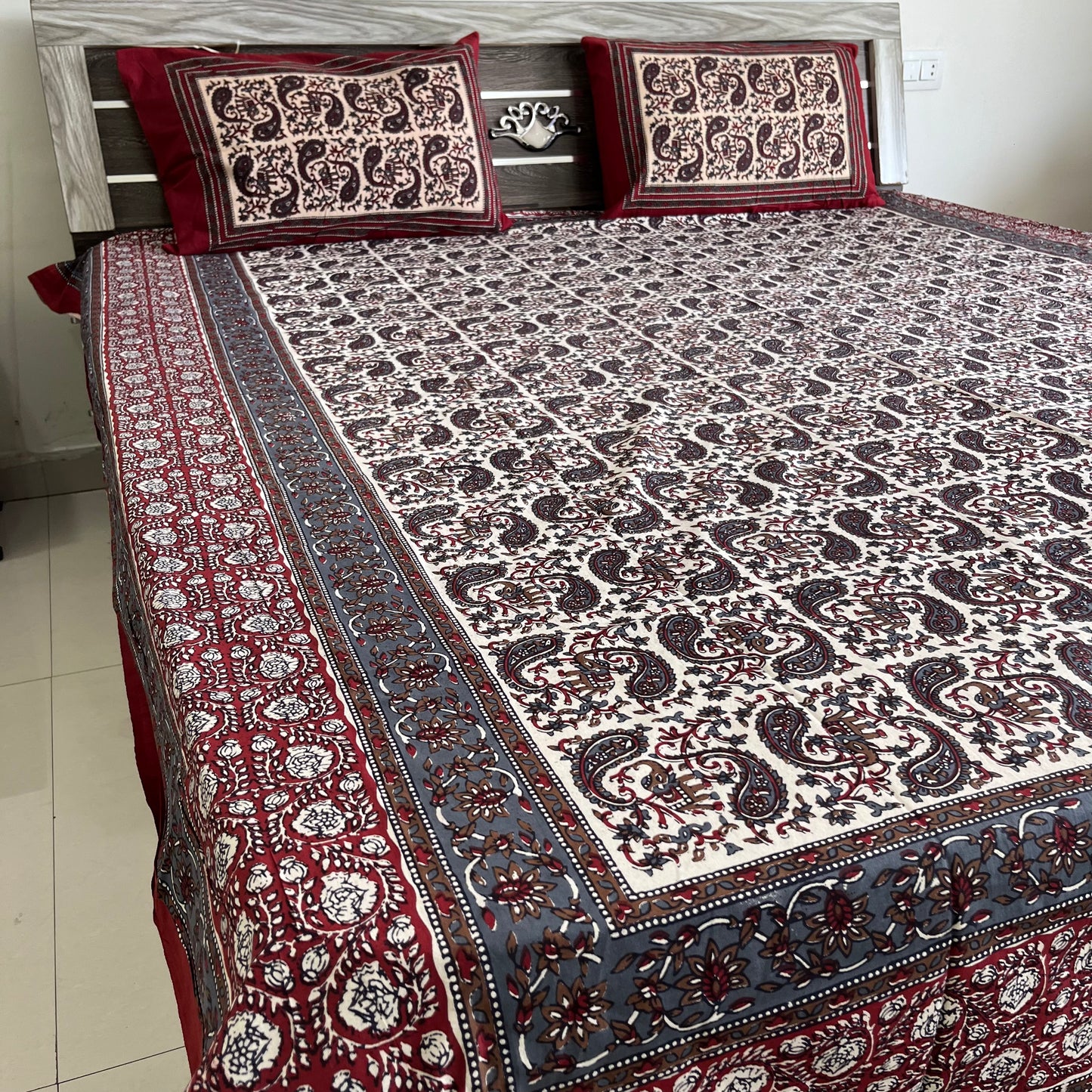 Grey Kalamkari Bedsheet with 2 Pillow covers